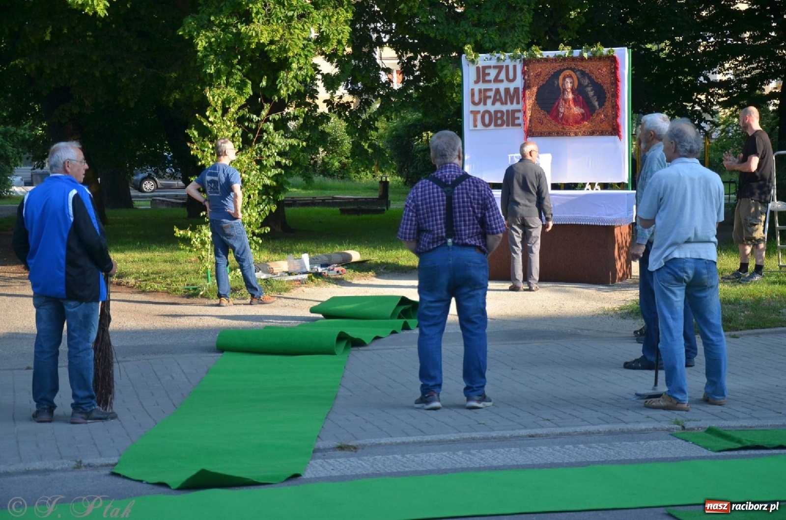 Zdjęcie w galerii na portalu naszraciborz.pl: Parafie NSPJ i Matki Bożej gotowe na Boże Ciało wiadomości z regionu