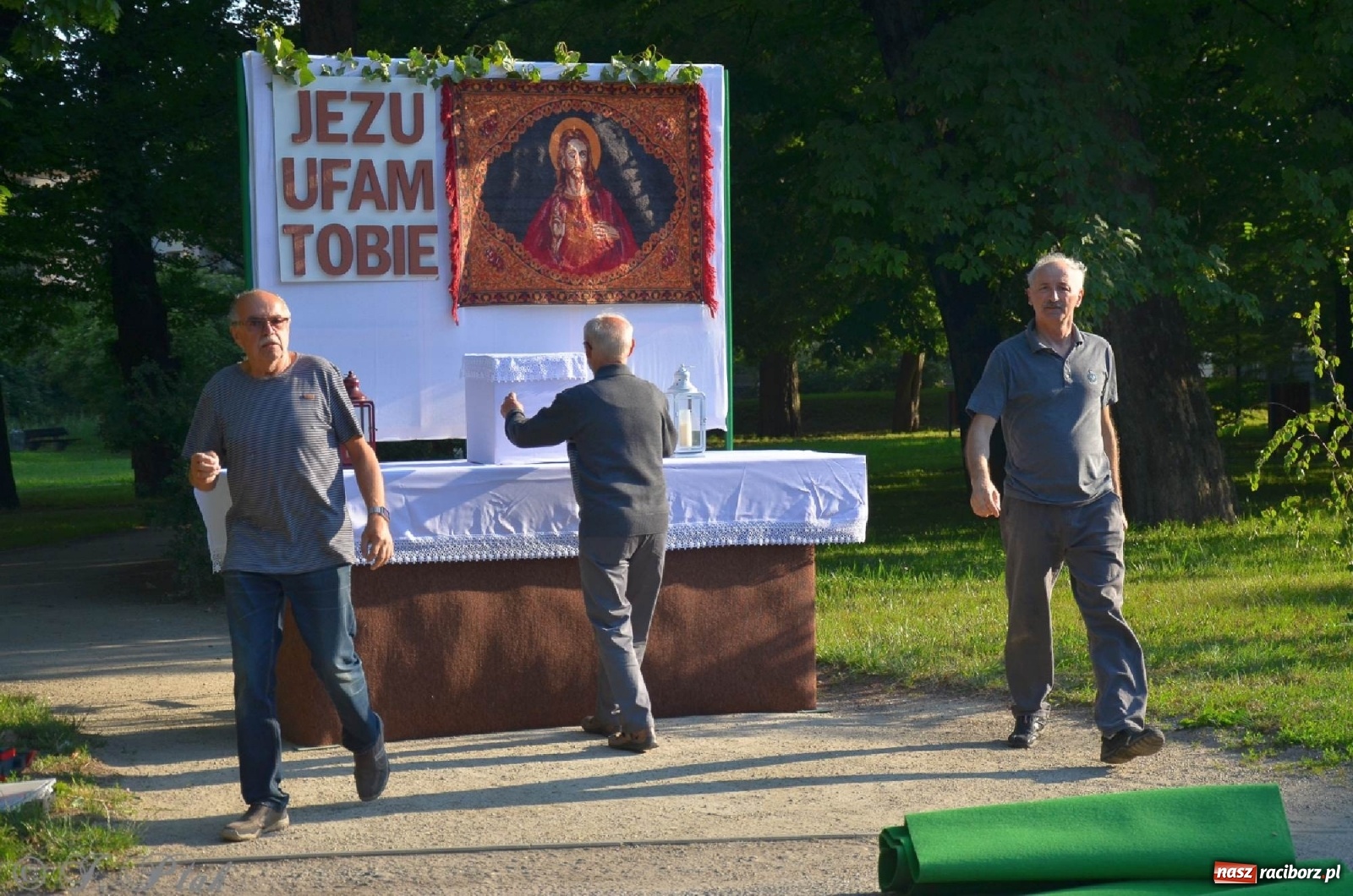 Zdjęcie w galerii na portalu naszraciborz.pl: Parafie NSPJ i Matki Bożej gotowe na Boże Ciało wiadomości z regionu