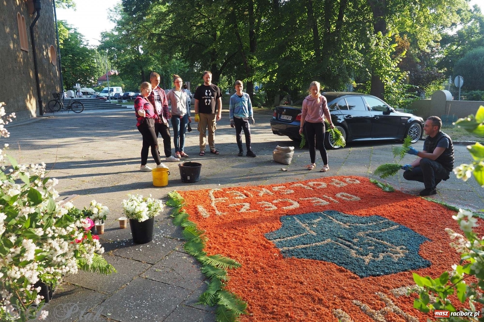 Zdjęcie w galerii na portalu naszraciborz.pl: Parafie NSPJ i Matki Bożej gotowe na Boże Ciało wiadomości z regionu