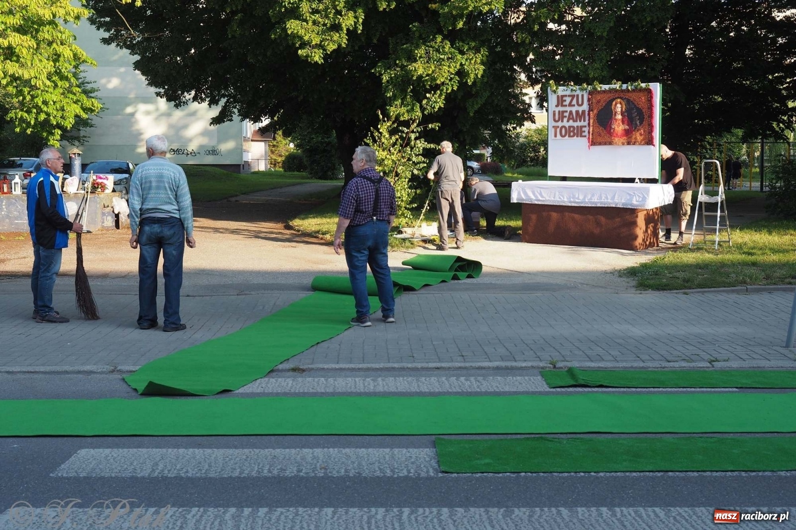 Zdjęcie w galerii na portalu naszraciborz.pl: Parafie NSPJ i Matki Bożej gotowe na Boże Ciało wiadomości z regionu