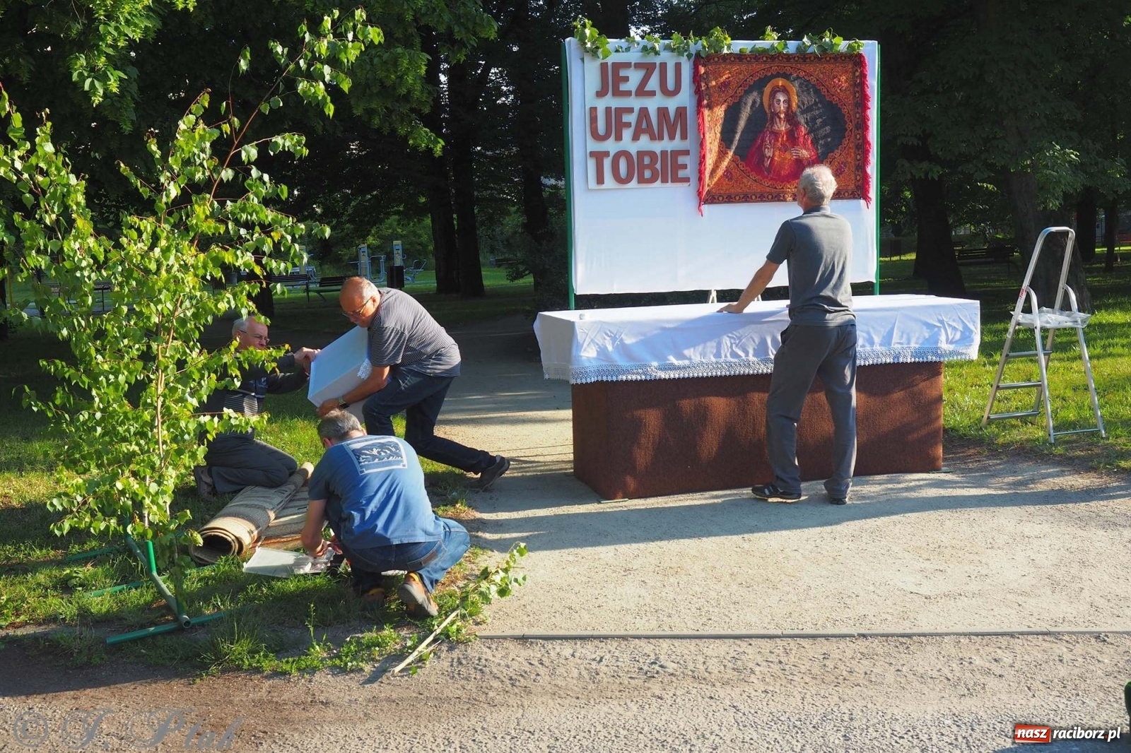Zdjęcie w galerii na portalu naszraciborz.pl: Parafie NSPJ i Matki Bożej gotowe na Boże Ciało wiadomości z regionu