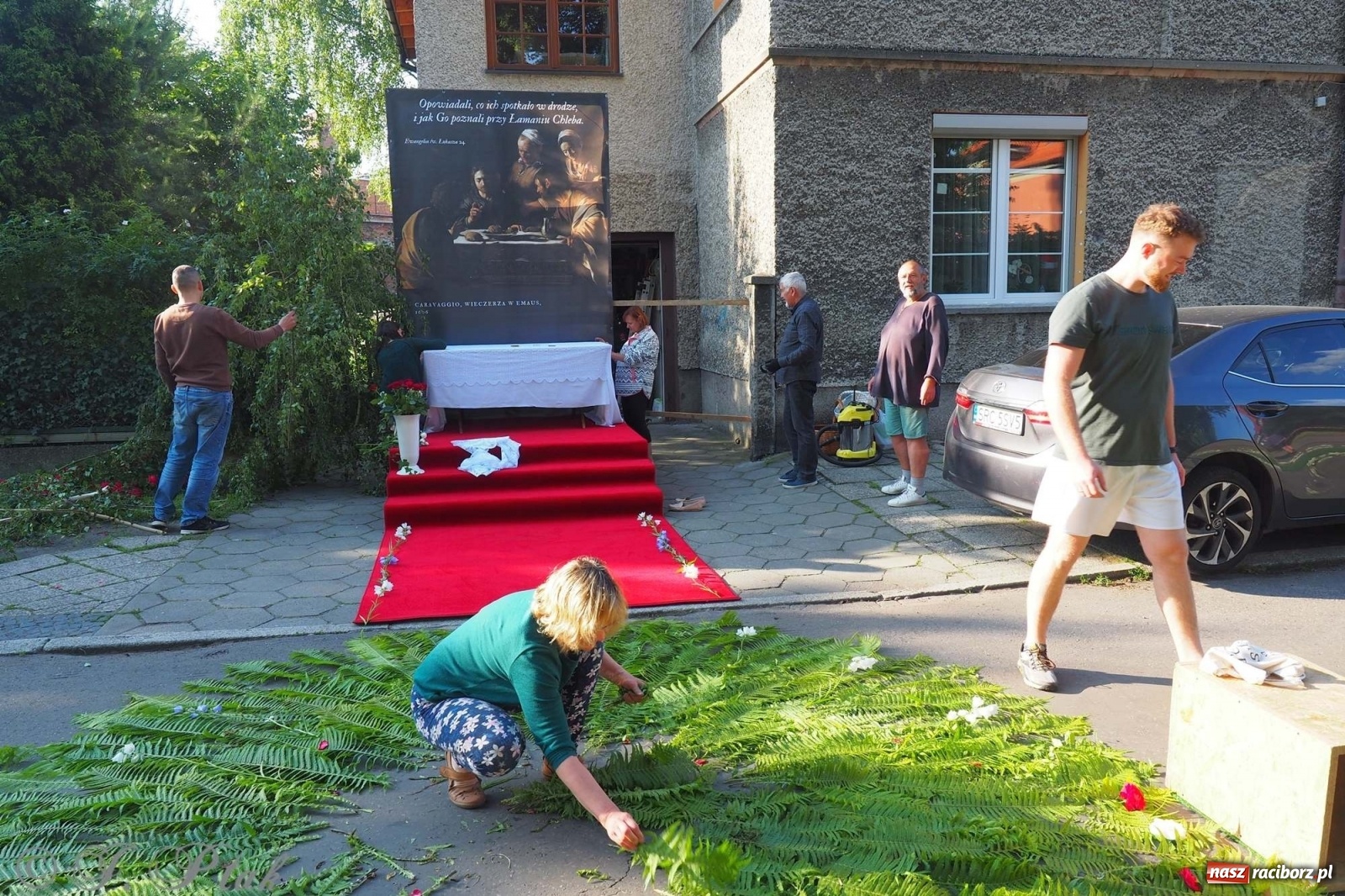 Zdjęcie w galerii na portalu naszraciborz.pl: Parafie NSPJ i Matki Bożej gotowe na Boże Ciało wiadomości z regionu