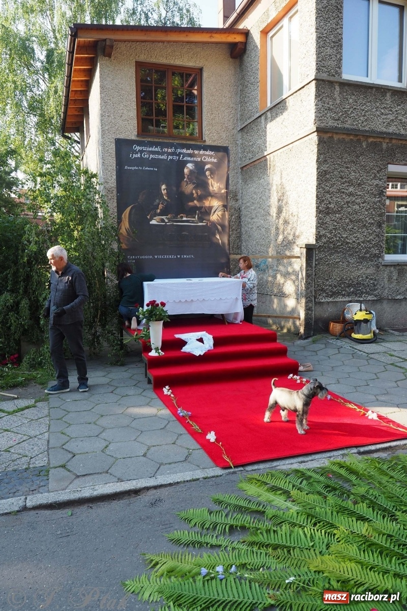 Zdjęcie w galerii na portalu naszraciborz.pl: Parafie NSPJ i Matki Bożej gotowe na Boże Ciało wiadomości z regionu