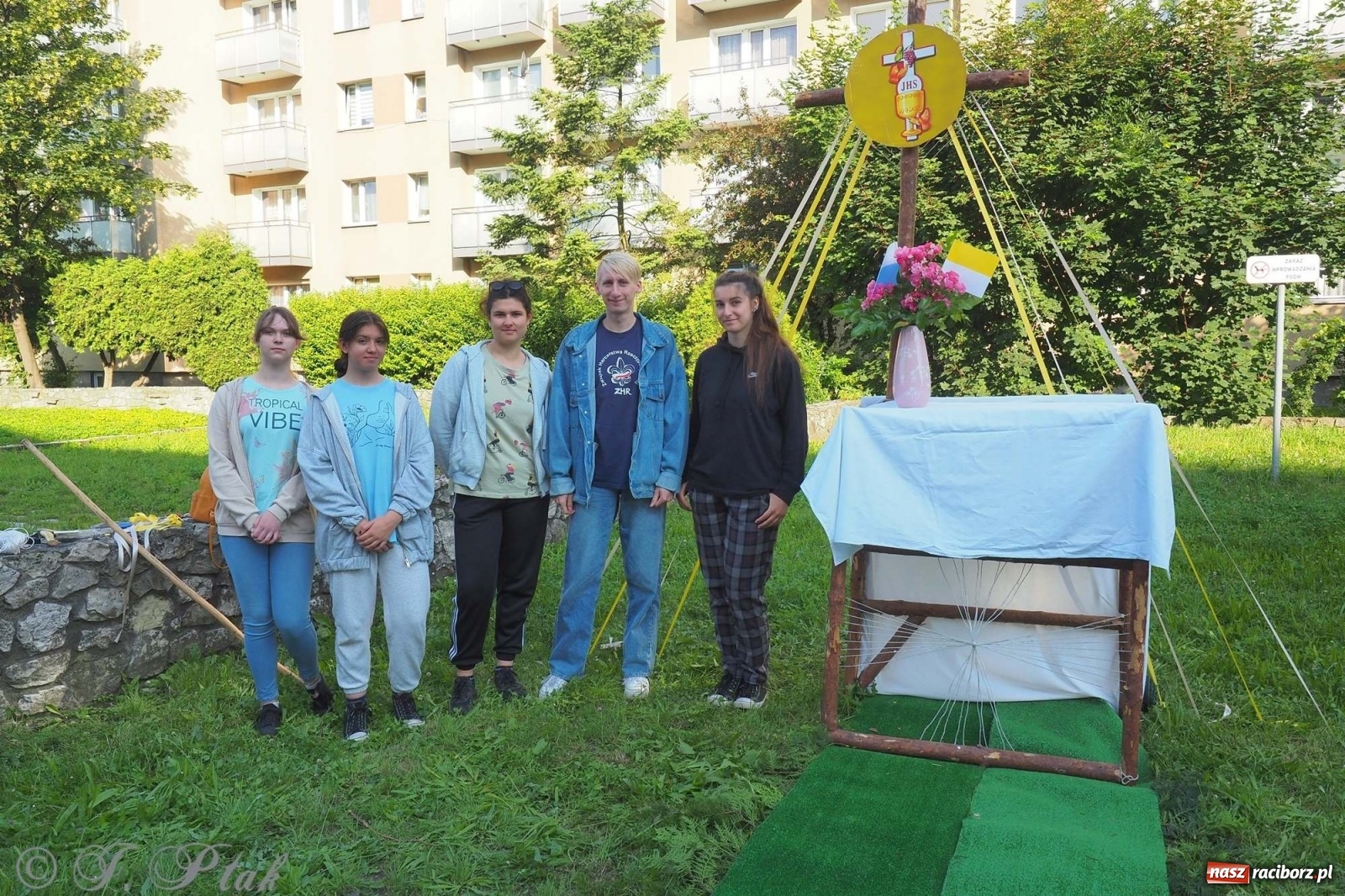 Zdjęcie w galerii na portalu naszraciborz.pl: Parafie NSPJ i Matki Bożej gotowe na Boże Ciało wiadomości z regionu