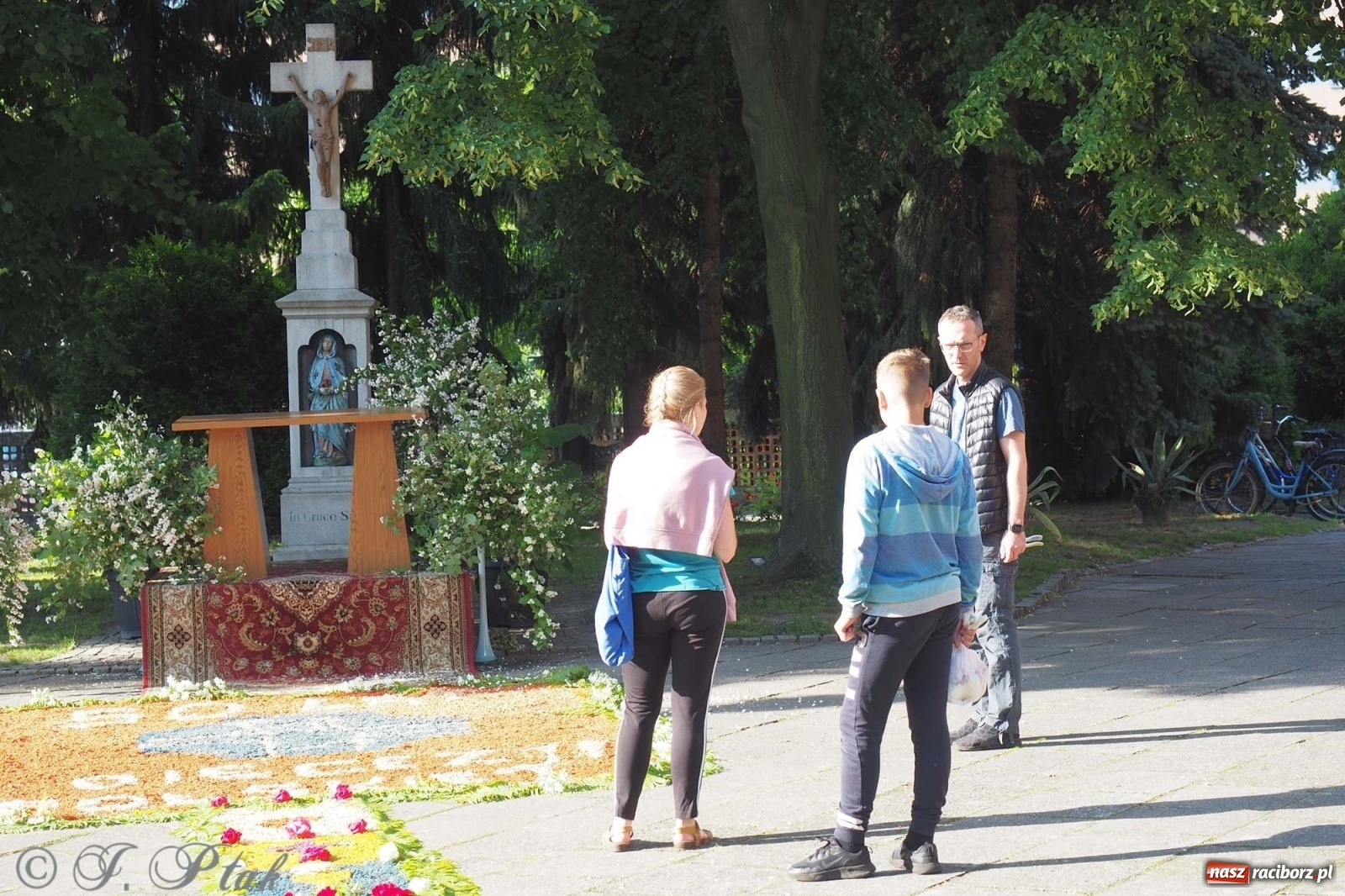 Zdjęcie w galerii na portalu naszraciborz.pl: Parafie NSPJ i Matki Bożej gotowe na Boże Ciało wiadomości z regionu