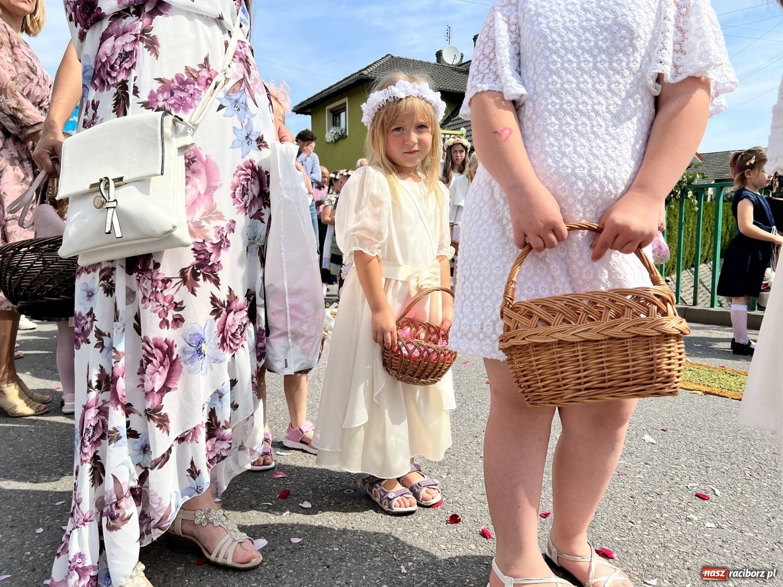Zdjęcie w galerii na portalu naszraciborz.pl: Procesja Bożego Ciała w Raciborzu-Brzeziu. Przed rokiem 800-lecia wiadomości z regionu