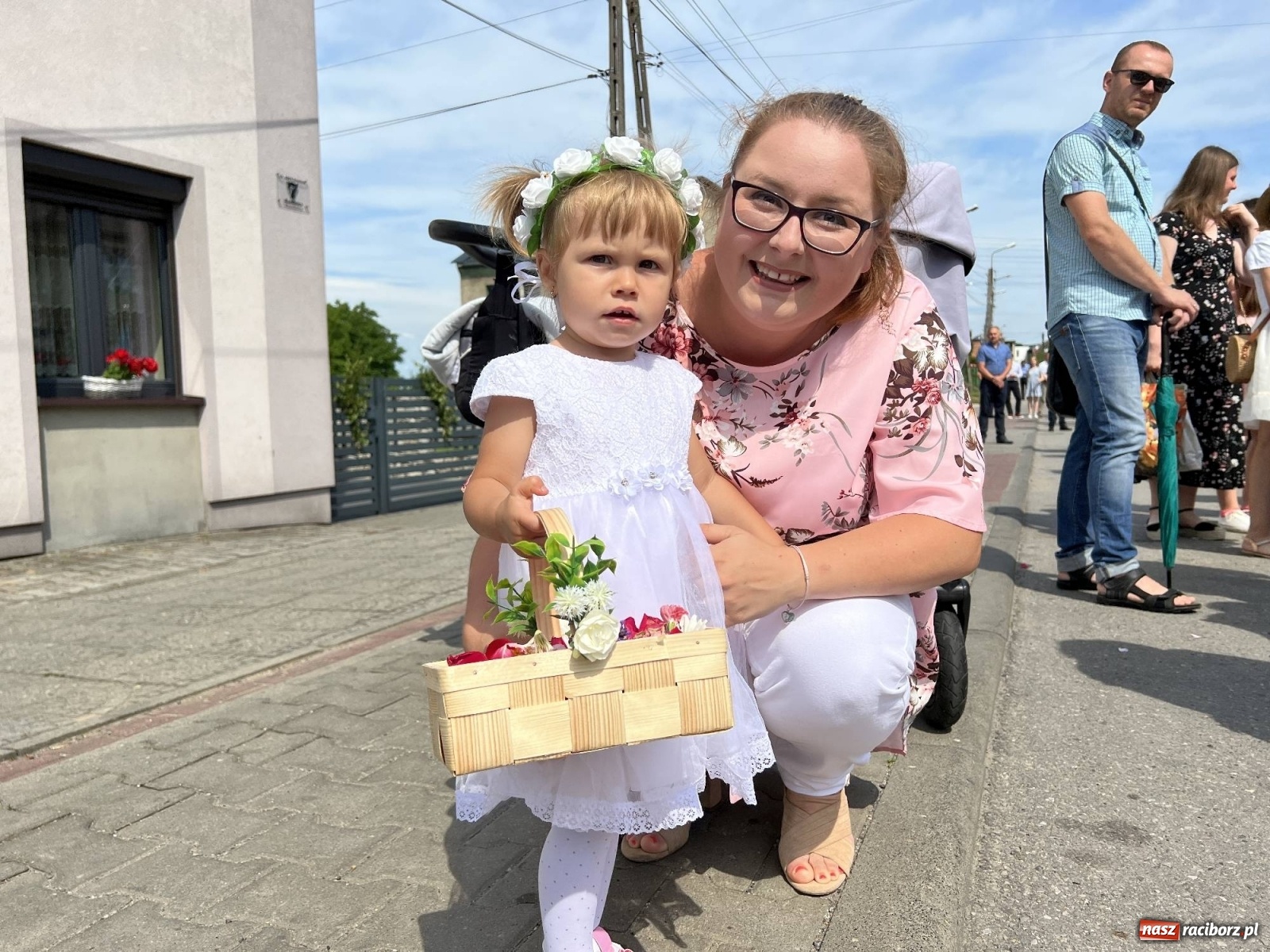 Zdjęcie w galerii na portalu naszraciborz.pl: Procesja Bożego Ciała w Raciborzu-Brzeziu. Przed rokiem 800-lecia wiadomości z regionu