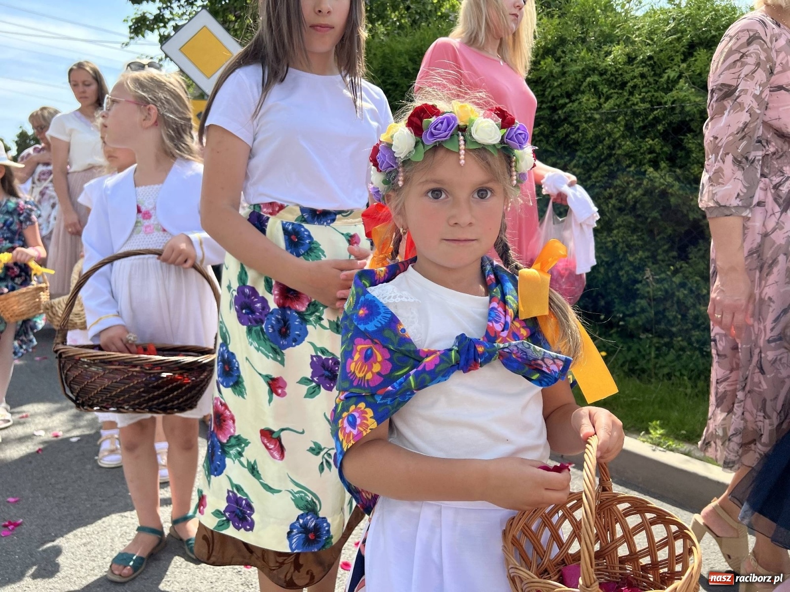 Zdjęcie w galerii na portalu naszraciborz.pl: Procesja Bożego Ciała w Raciborzu-Brzeziu. Przed rokiem 800-lecia wiadomości z regionu