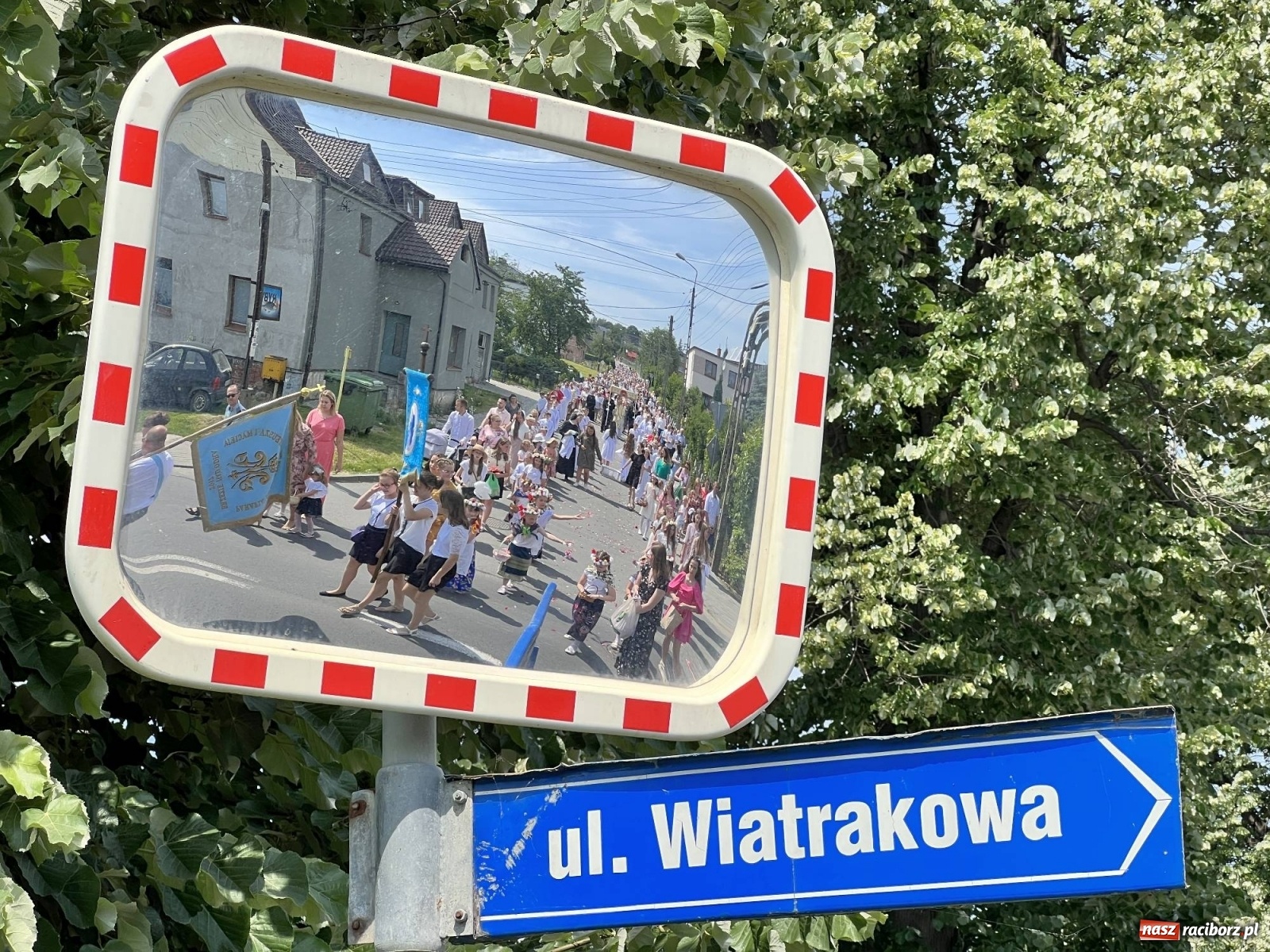Zdjęcie w galerii na portalu naszraciborz.pl: Procesja Bożego Ciała w Raciborzu-Brzeziu. Przed rokiem 800-lecia wiadomości z regionu