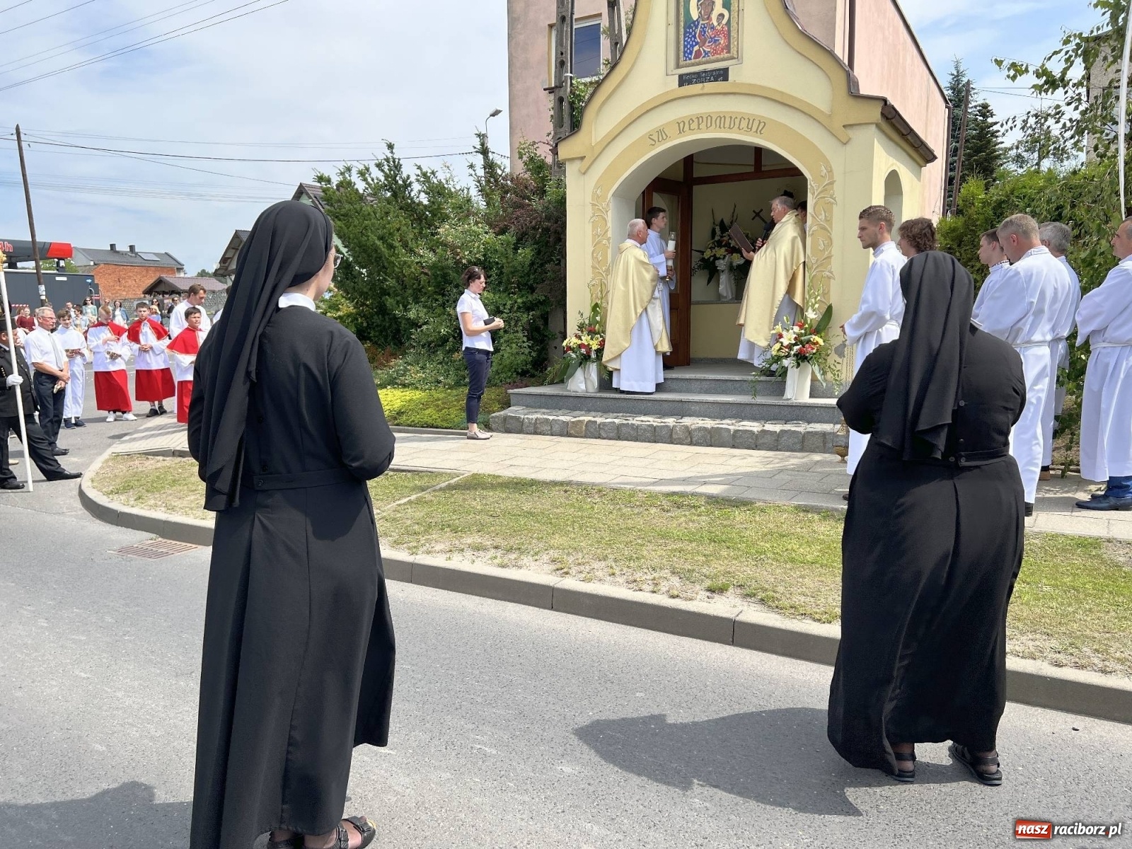 Zdjęcie w galerii na portalu naszraciborz.pl: Procesja Bożego Ciała w Raciborzu-Brzeziu. Przed rokiem 800-lecia wiadomości z regionu