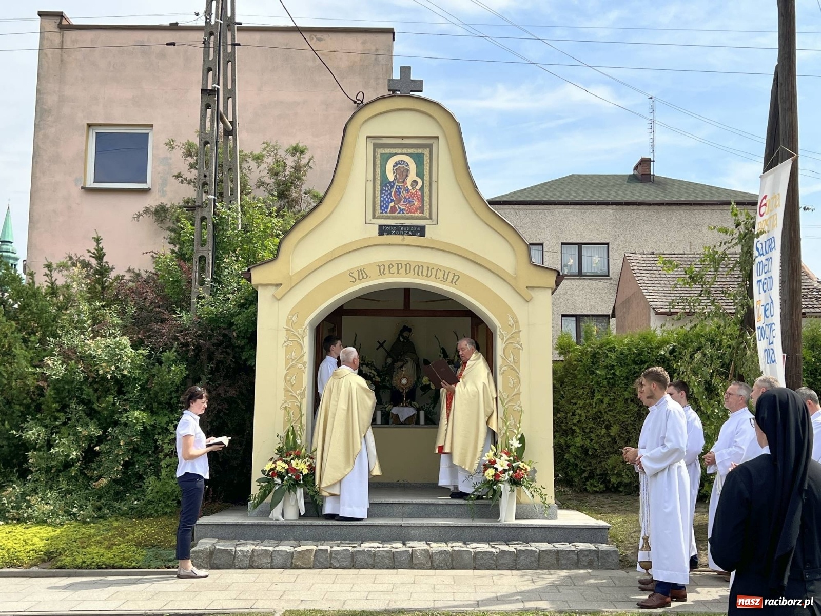 Zdjęcie w galerii na portalu naszraciborz.pl: Procesja Bożego Ciała w Raciborzu-Brzeziu. Przed rokiem 800-lecia wiadomości z regionu