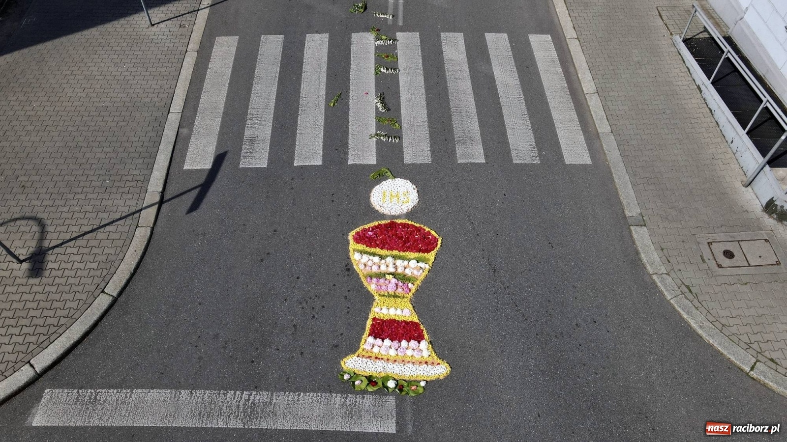 Zdjęcie w galerii na portalu naszraciborz.pl: Boże Ciało na starym mieście w Raciborzu [FOTO i WIDEO] wiadomości z regionu