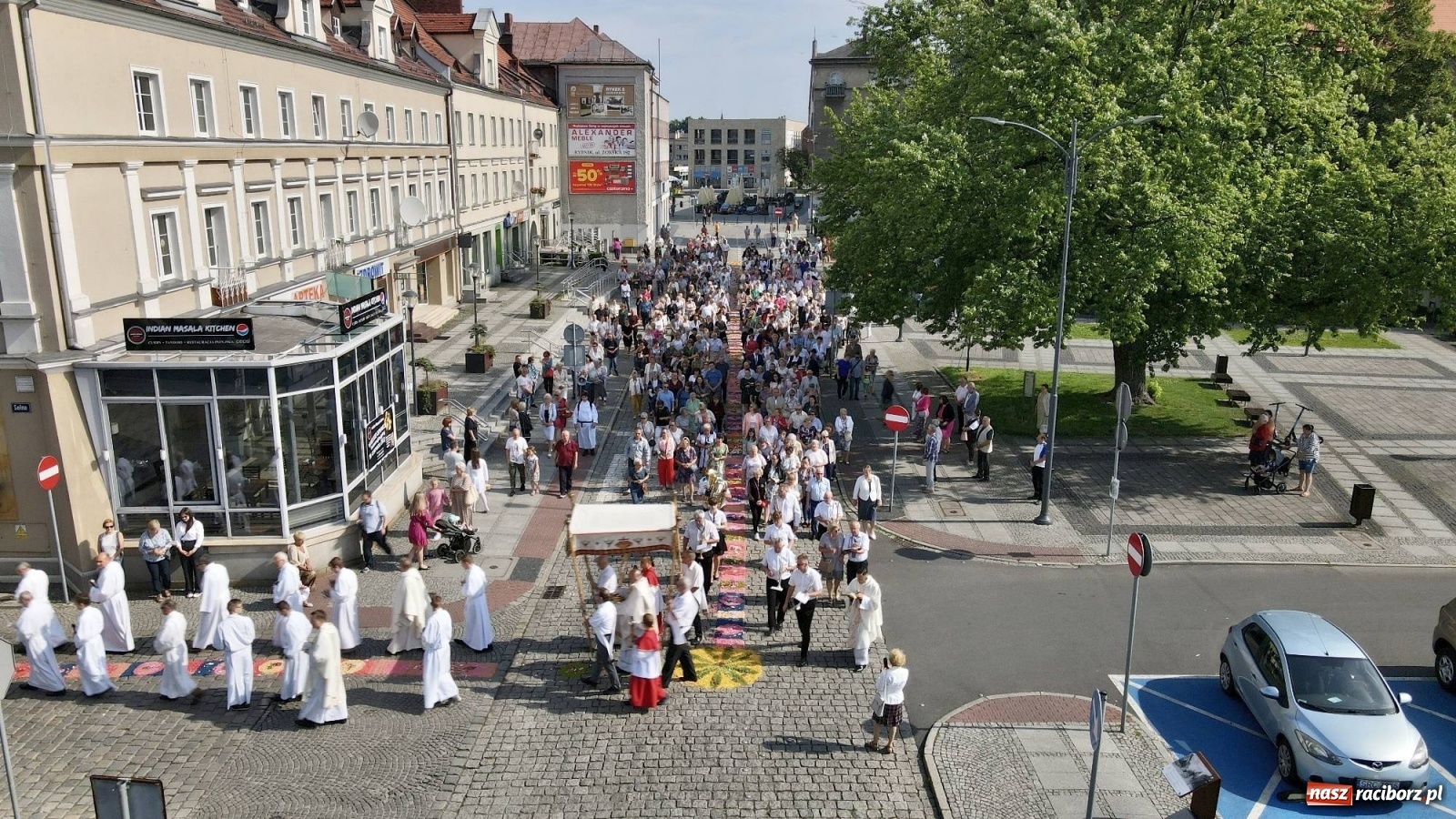 Zdjęcie w galerii na portalu naszraciborz.pl: Boże Ciało na starym mieście w Raciborzu [FOTO i WIDEO] wiadomości z regionu