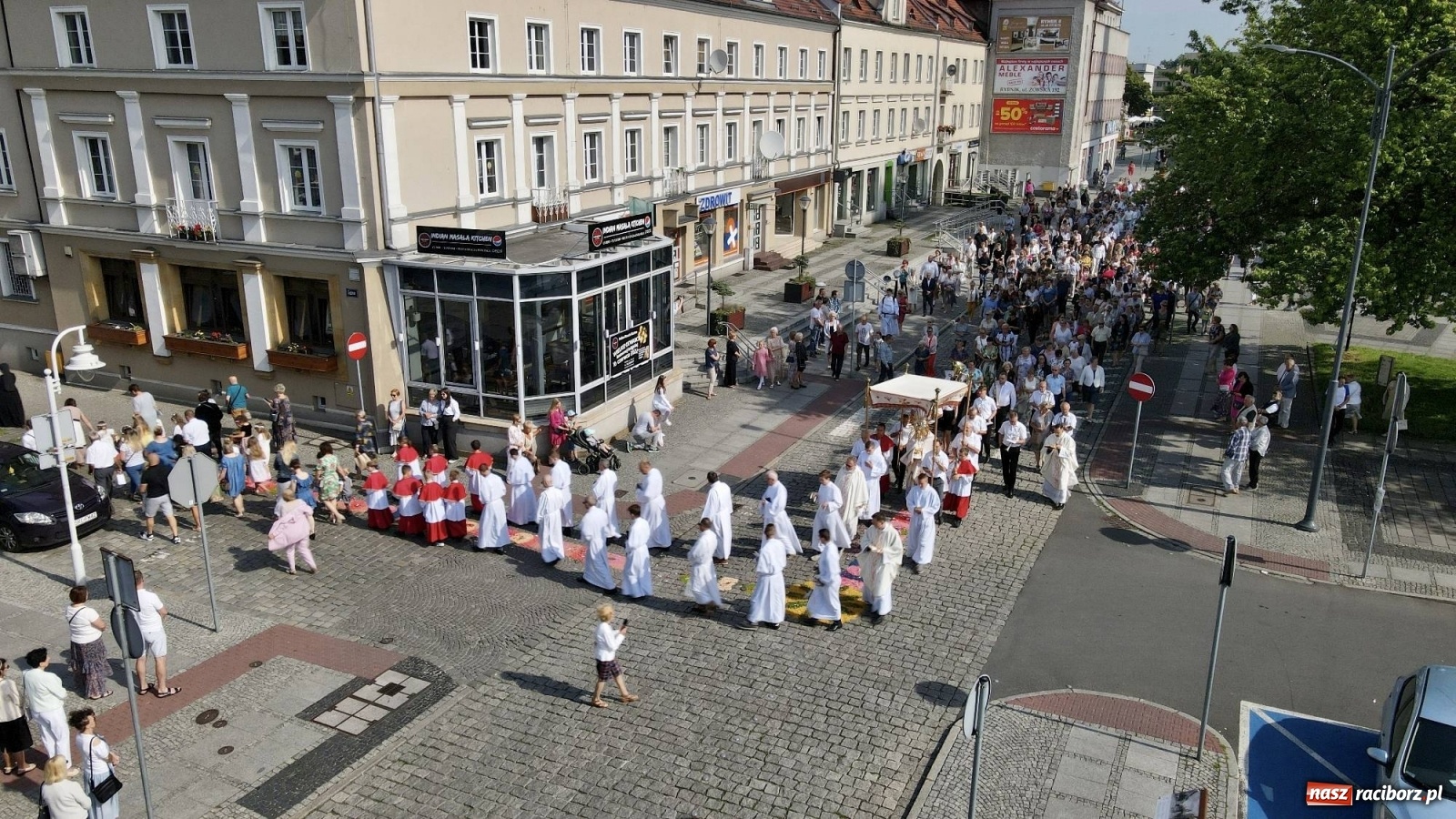Zdjęcie w galerii na portalu naszraciborz.pl: Boże Ciało na starym mieście w Raciborzu [FOTO i WIDEO] wiadomości z regionu