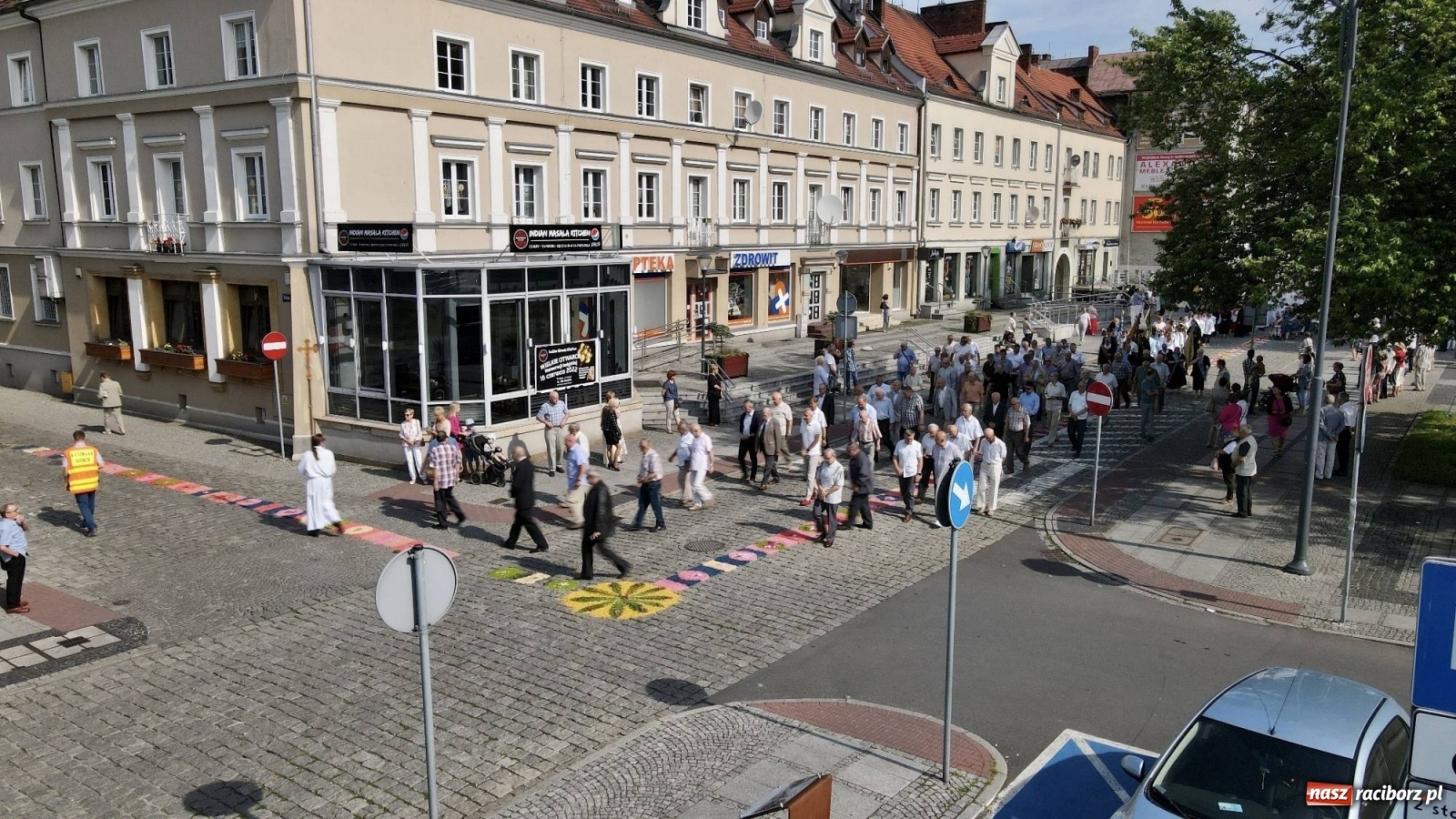 Zdjęcie w galerii na portalu naszraciborz.pl: Boże Ciało na starym mieście w Raciborzu [FOTO i WIDEO] wiadomości z regionu