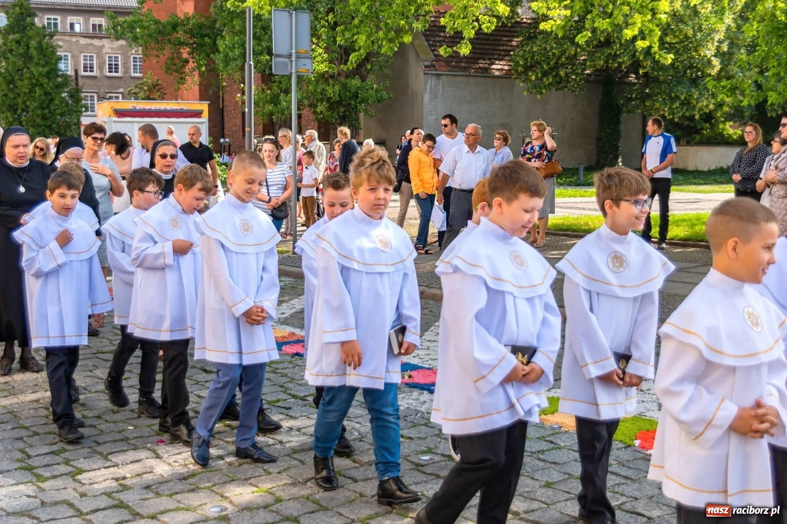 Zdjęcie w galerii na portalu naszraciborz.pl: Boże Ciało na starym mieście w Raciborzu [FOTO i WIDEO] wiadomości z regionu