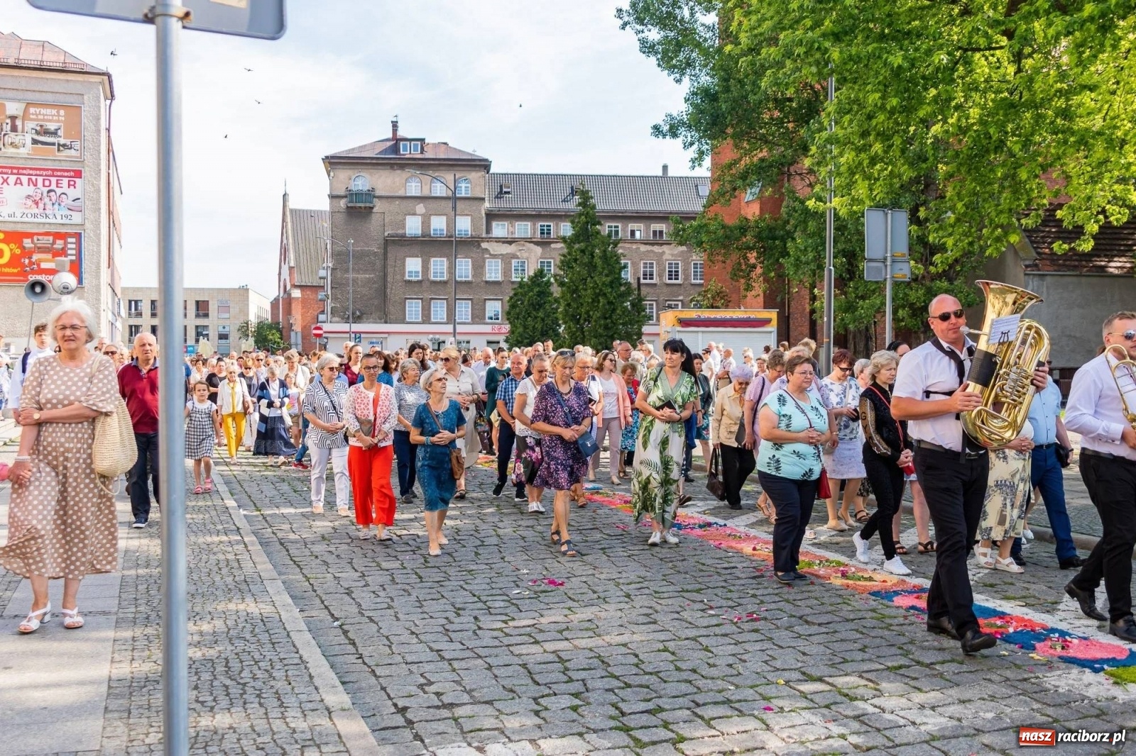 Zdjęcie w galerii na portalu naszraciborz.pl: Boże Ciało na starym mieście w Raciborzu [FOTO i WIDEO] wiadomości z regionu
