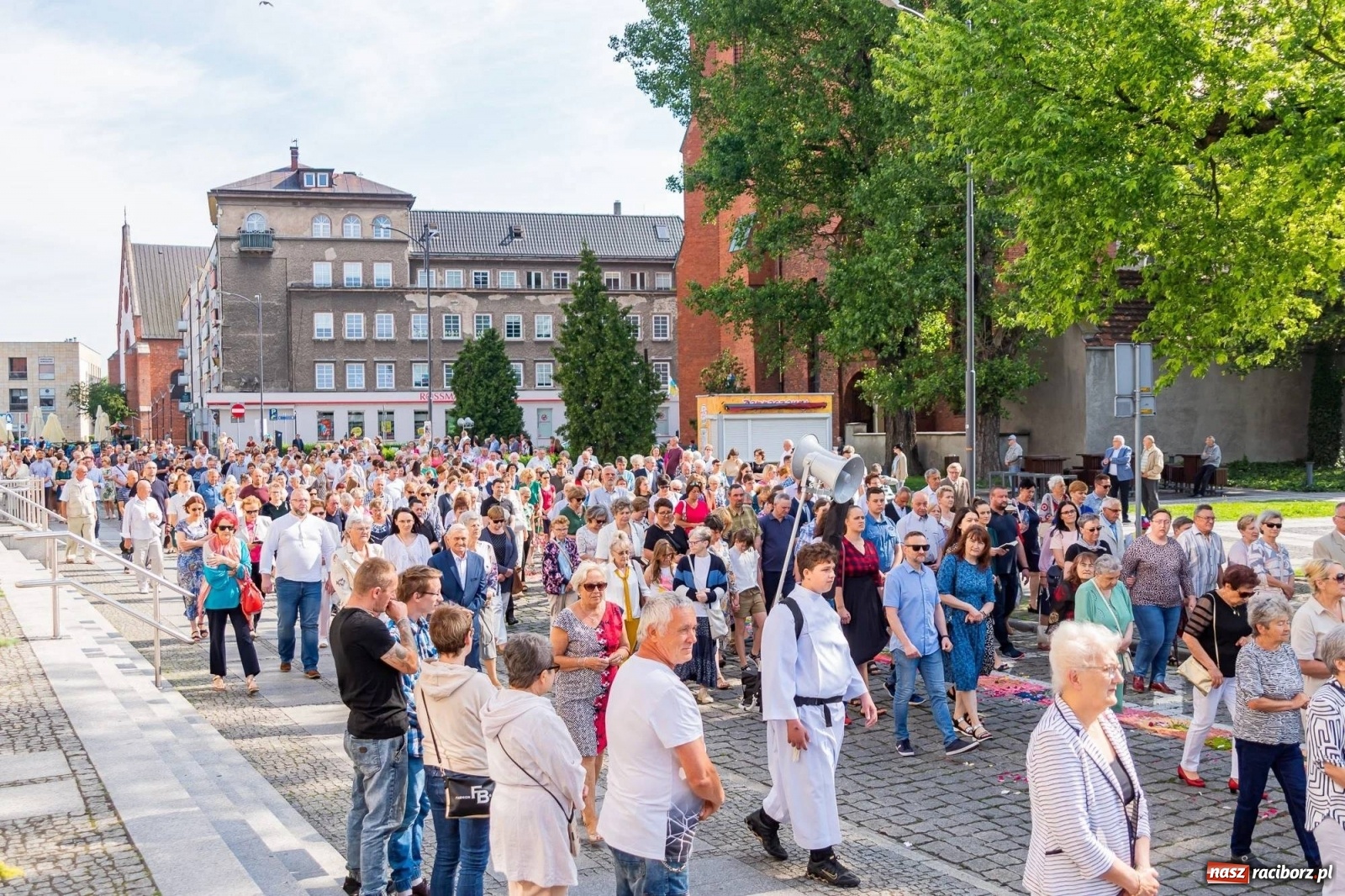 Zdjęcie w galerii na portalu naszraciborz.pl: Boże Ciało na starym mieście w Raciborzu [FOTO i WIDEO] wiadomości z regionu