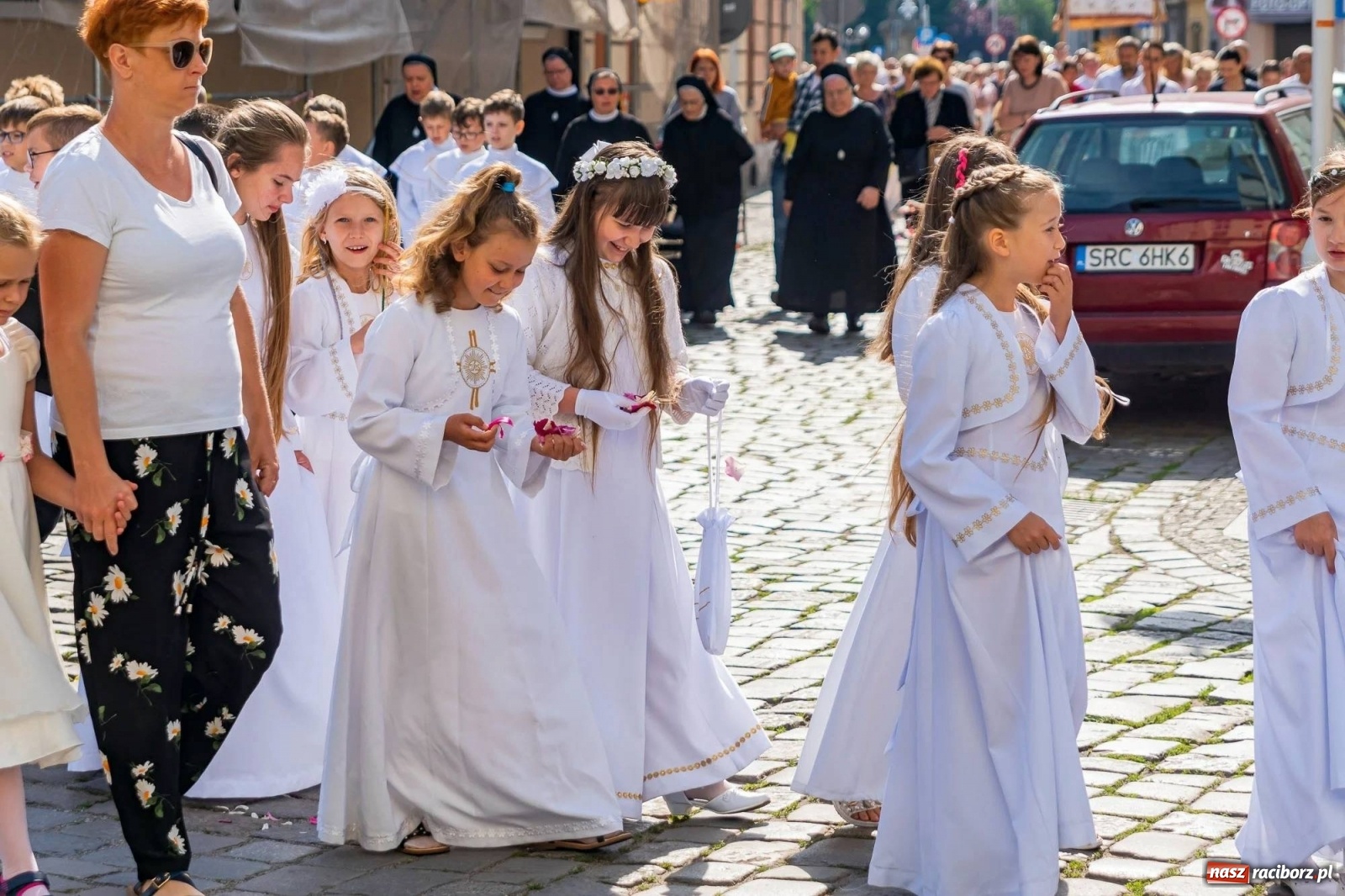Zdjęcie w galerii na portalu naszraciborz.pl: Boże Ciało na starym mieście w Raciborzu [FOTO i WIDEO] wiadomości z regionu
