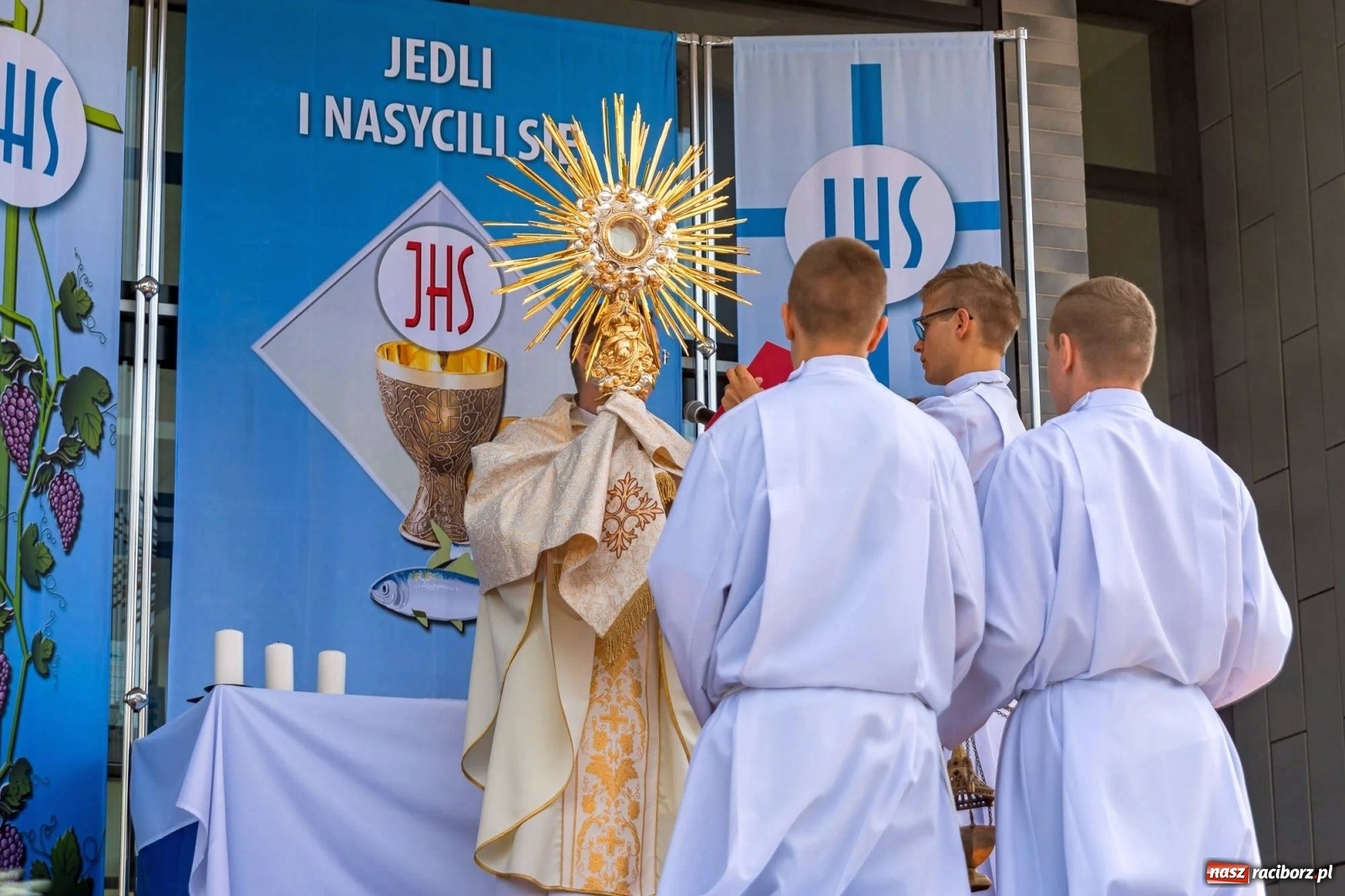 Zdjęcie w galerii na portalu naszraciborz.pl: Boże Ciało na starym mieście w Raciborzu [FOTO i WIDEO] wiadomości z regionu