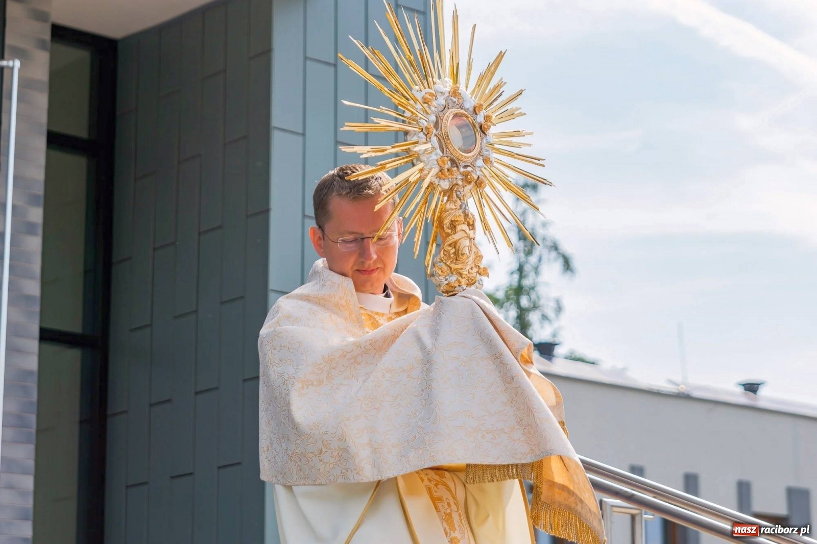 Zdjęcie w galerii na portalu naszraciborz.pl: Boże Ciało na starym mieście w Raciborzu [FOTO i WIDEO] wiadomości z regionu