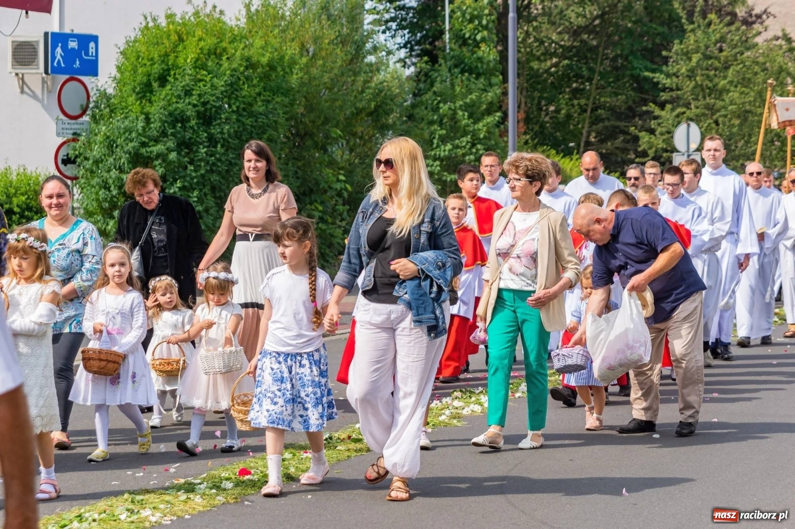 Zdjęcie w galerii na portalu naszraciborz.pl: Boże Ciało na starym mieście w Raciborzu [FOTO i WIDEO] wiadomości z regionu