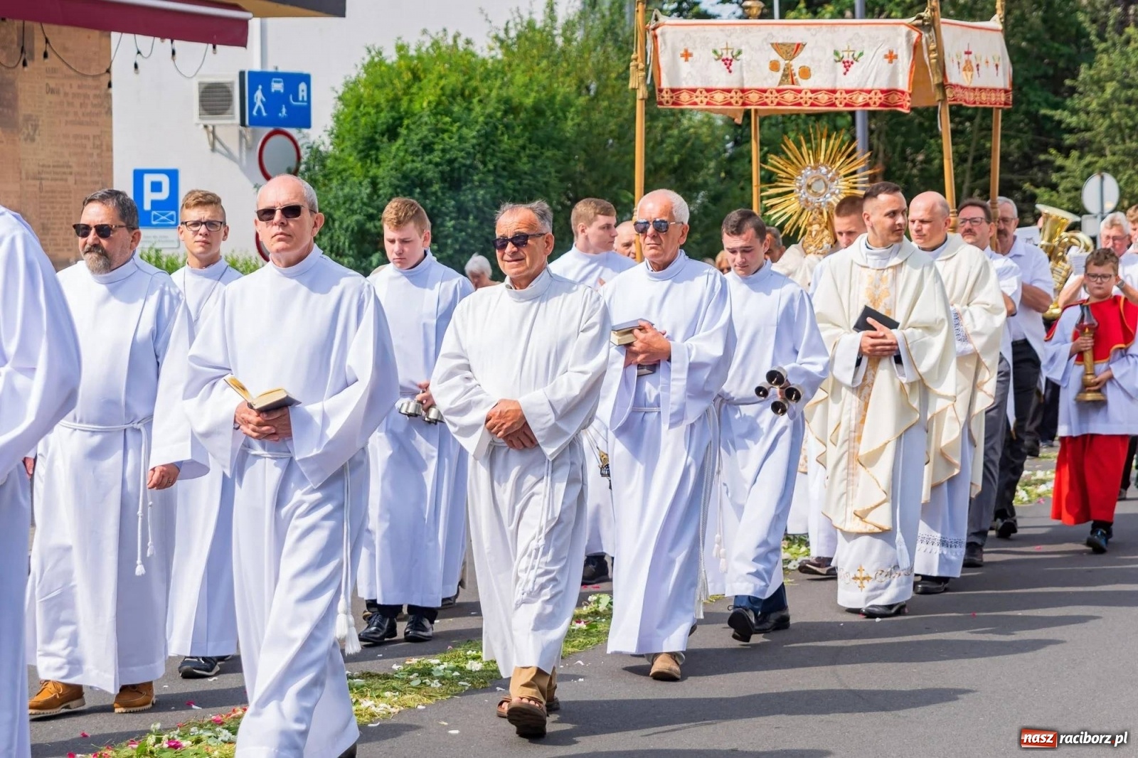 Zdjęcie w galerii na portalu naszraciborz.pl: Boże Ciało na starym mieście w Raciborzu [FOTO i WIDEO] wiadomości z regionu