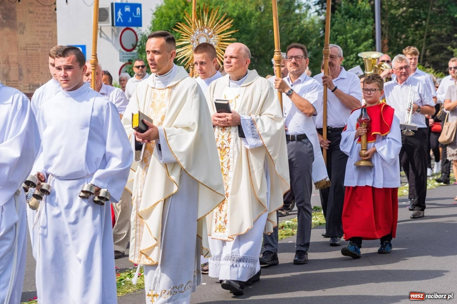 Zdjęcie w galerii na portalu naszraciborz.pl: Boże Ciało na starym mieście w Raciborzu [FOTO i WIDEO] wiadomości z regionu