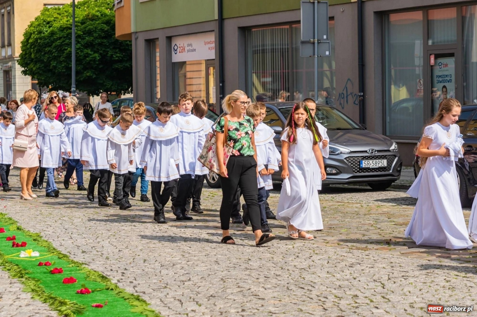 Zdjęcie w galerii na portalu naszraciborz.pl: Boże Ciało na starym mieście w Raciborzu [FOTO i WIDEO] wiadomości z regionu