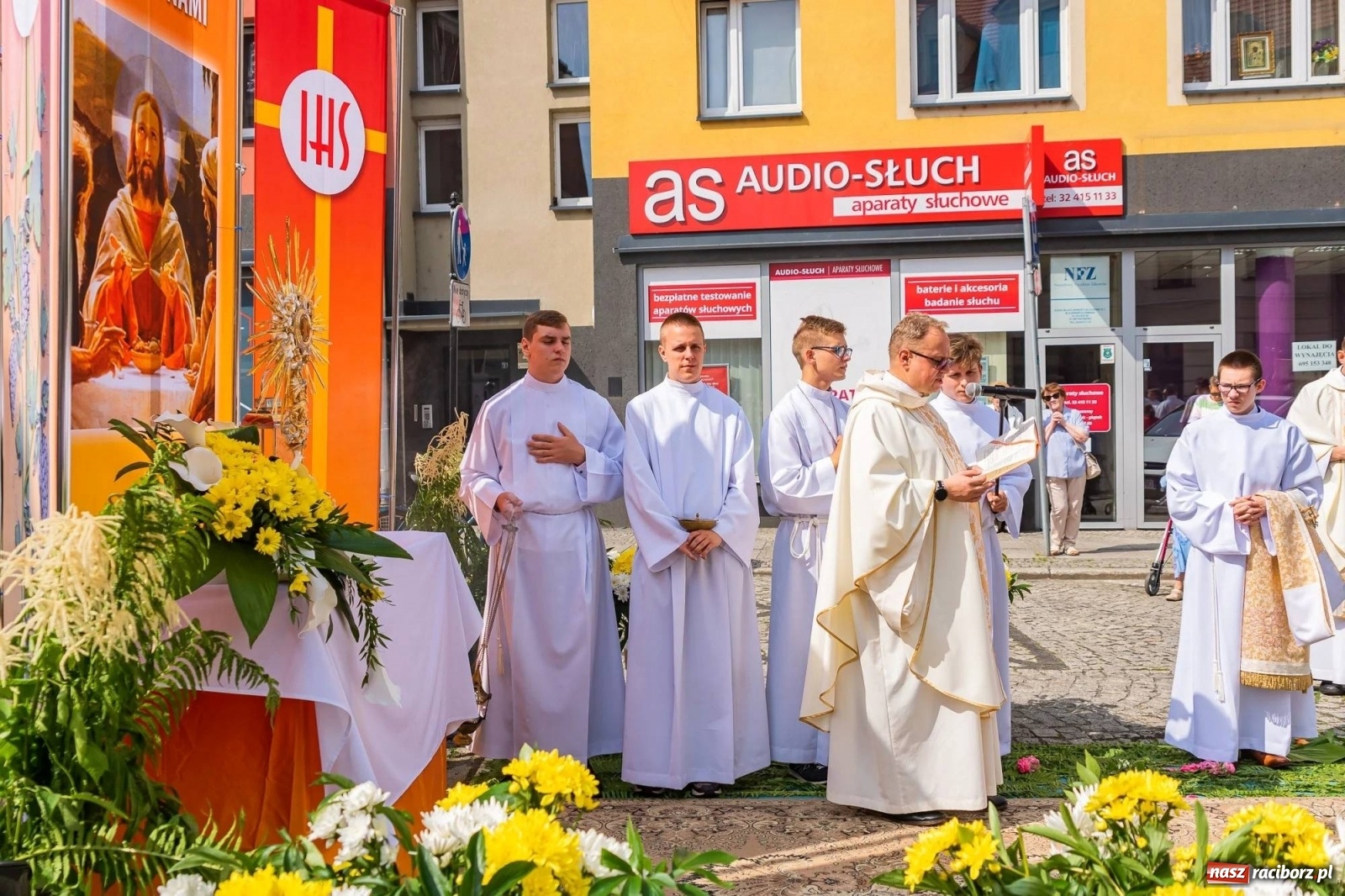 Zdjęcie w galerii na portalu naszraciborz.pl: Boże Ciało na starym mieście w Raciborzu [FOTO i WIDEO] wiadomości z regionu