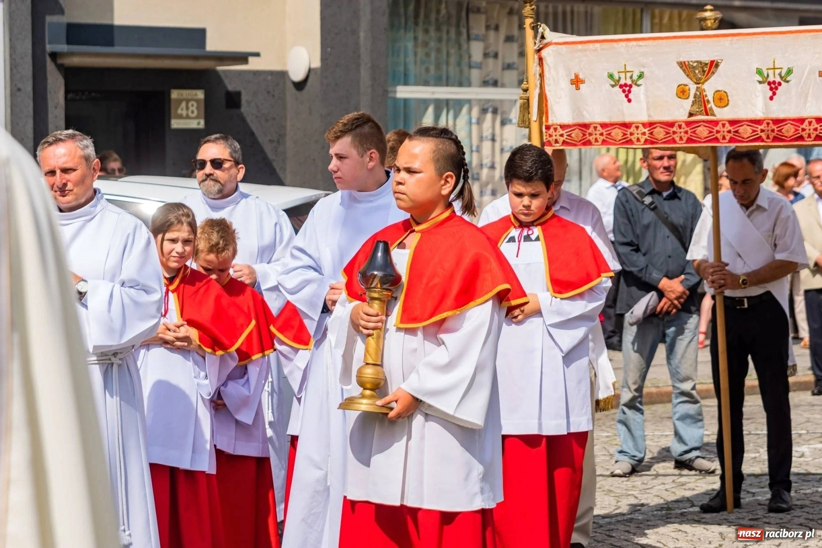 Zdjęcie w galerii na portalu naszraciborz.pl: Boże Ciało na starym mieście w Raciborzu [FOTO i WIDEO] wiadomości z regionu