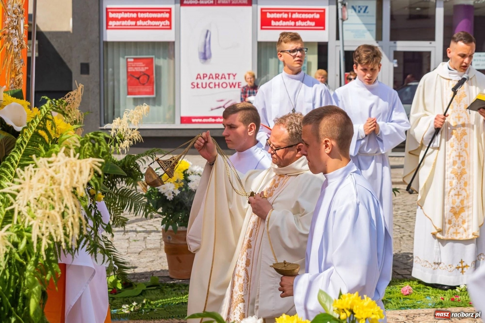 Zdjęcie w galerii na portalu naszraciborz.pl: Boże Ciało na starym mieście w Raciborzu [FOTO i WIDEO] wiadomości z regionu