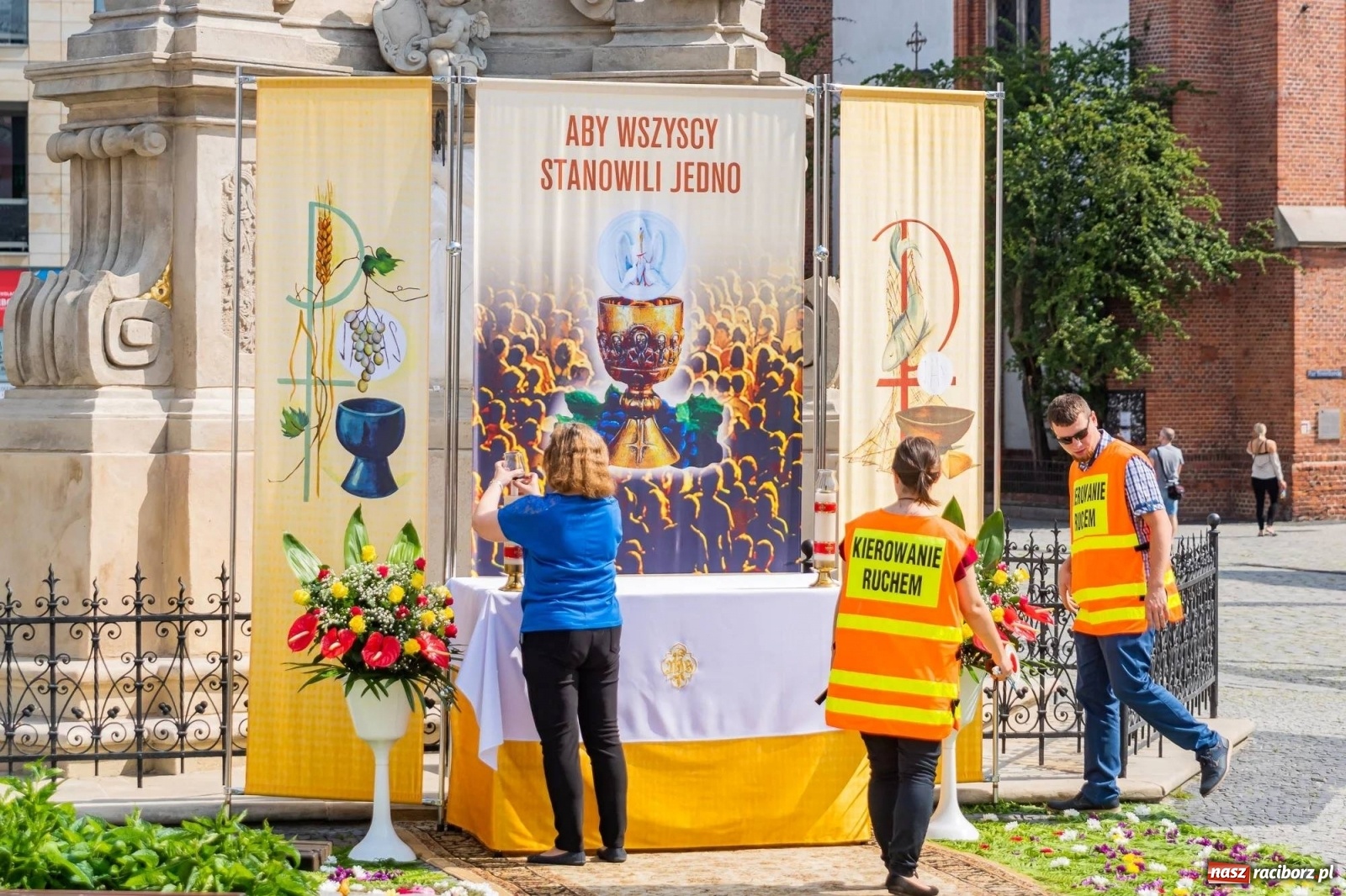 Zdjęcie w galerii na portalu naszraciborz.pl: Boże Ciało na starym mieście w Raciborzu [FOTO i WIDEO] wiadomości z regionu