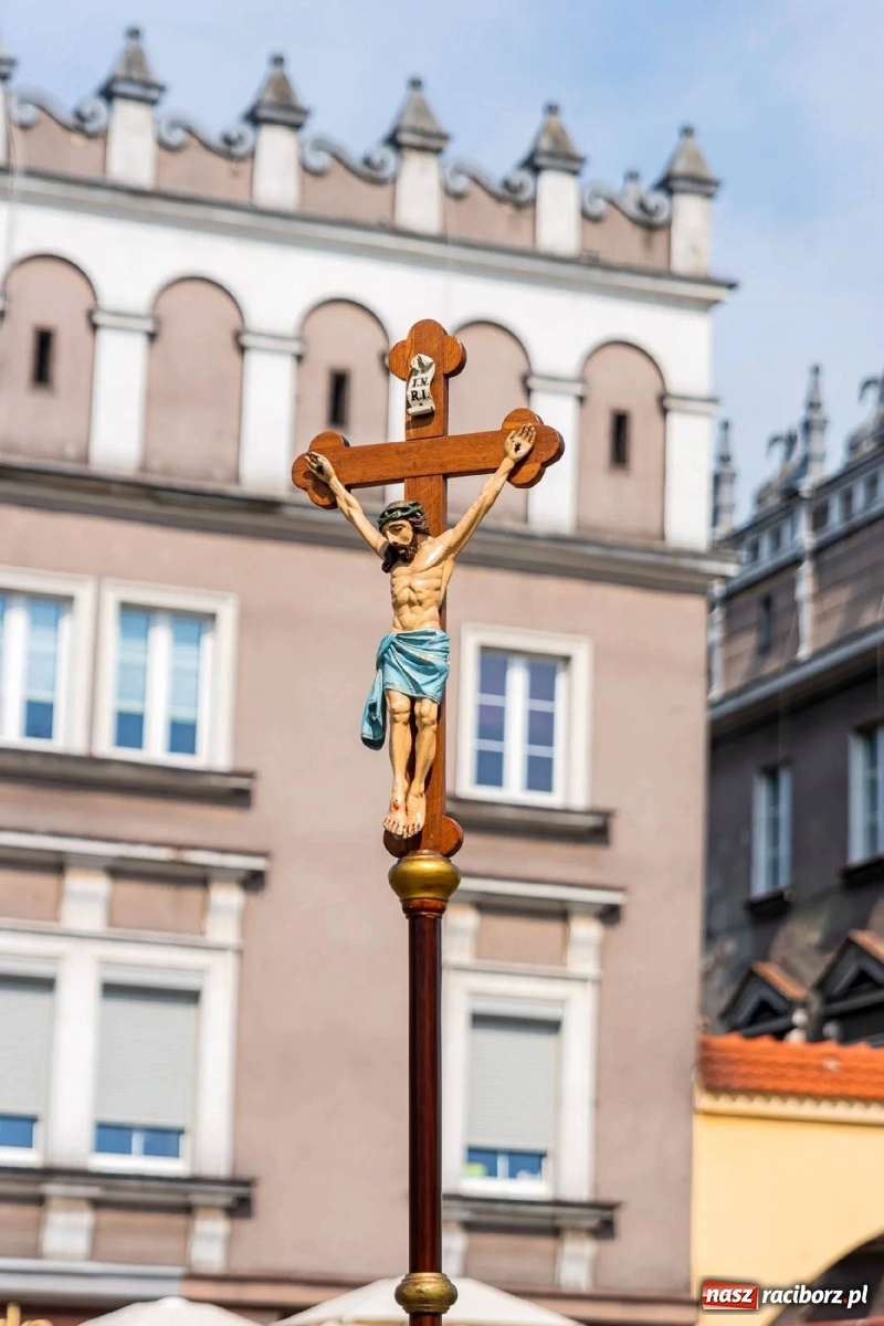 Zdjęcie w galerii na portalu naszraciborz.pl: Boże Ciało na starym mieście w Raciborzu [FOTO i WIDEO] wiadomości z regionu