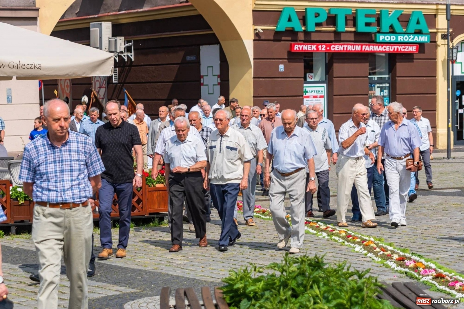 Zdjęcie w galerii na portalu naszraciborz.pl: Boże Ciało na starym mieście w Raciborzu [FOTO i WIDEO] wiadomości z regionu