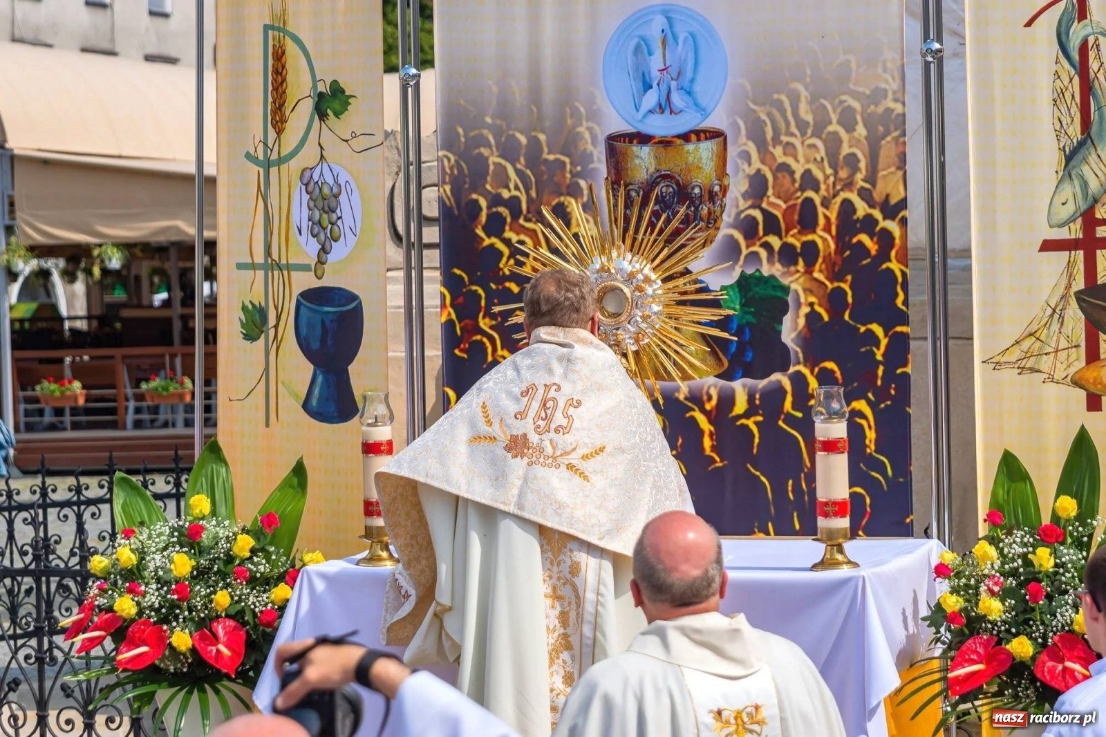 Zdjęcie w galerii na portalu naszraciborz.pl: Boże Ciało na starym mieście w Raciborzu [FOTO i WIDEO] wiadomości z regionu
