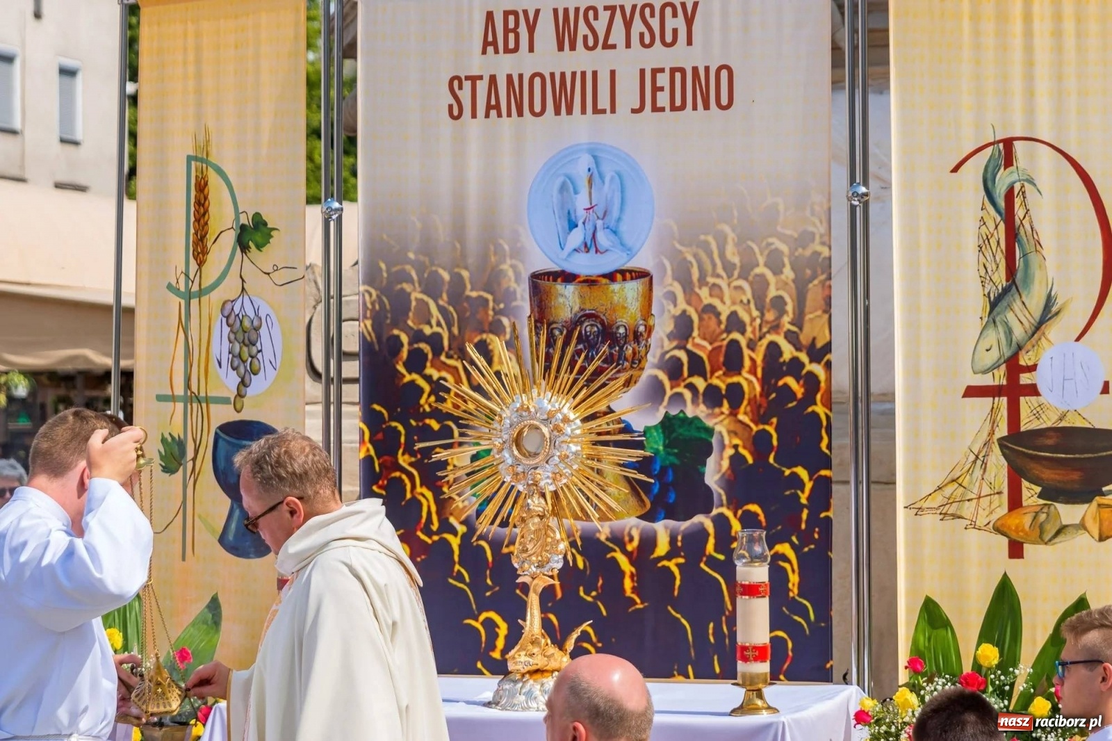 Zdjęcie w galerii na portalu naszraciborz.pl: Boże Ciało na starym mieście w Raciborzu [FOTO i WIDEO] wiadomości z regionu