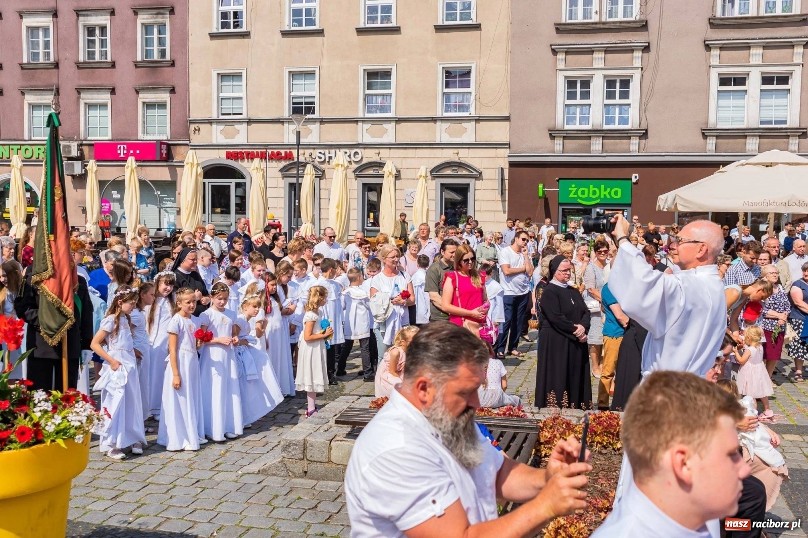 Zdjęcie w galerii na portalu naszraciborz.pl: Boże Ciało na starym mieście w Raciborzu [FOTO i WIDEO] wiadomości z regionu