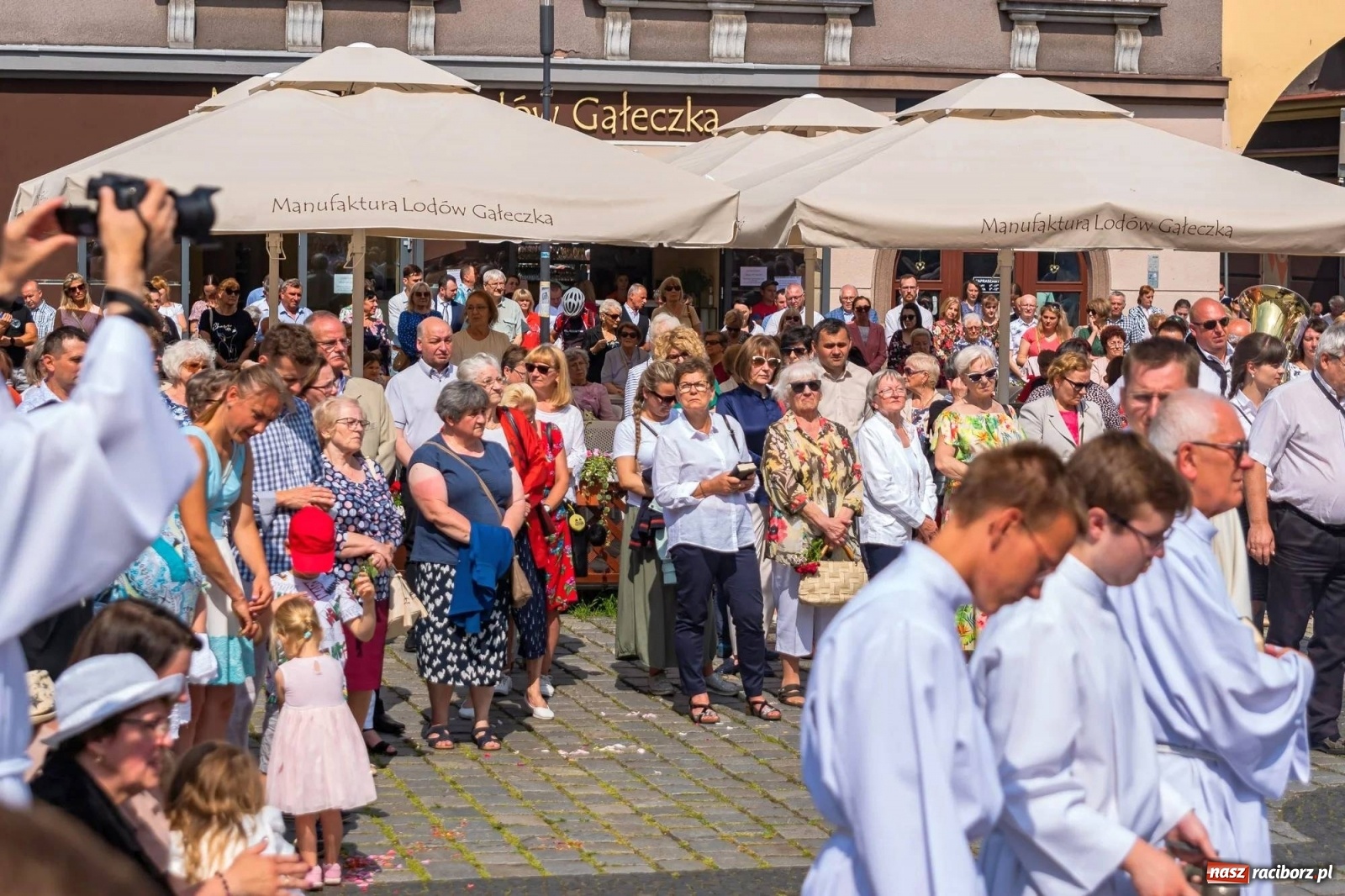 Zdjęcie w galerii na portalu naszraciborz.pl: Boże Ciało na starym mieście w Raciborzu [FOTO i WIDEO] wiadomości z regionu