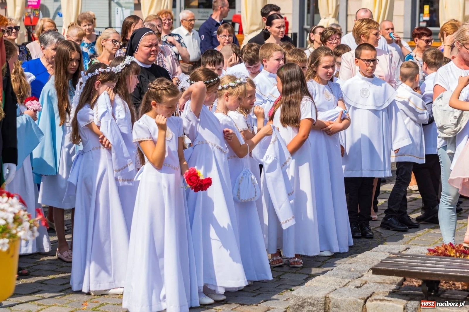 Zdjęcie w galerii na portalu naszraciborz.pl: Boże Ciało na starym mieście w Raciborzu [FOTO i WIDEO] wiadomości z regionu