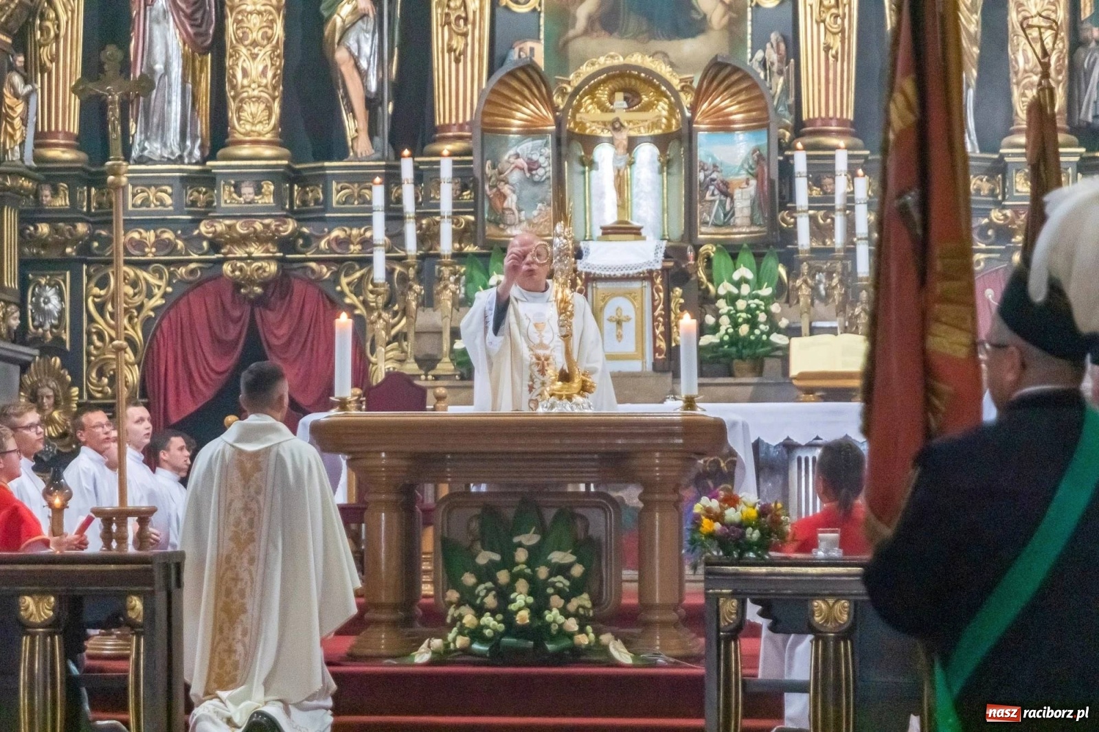 Zdjęcie w galerii na portalu naszraciborz.pl: Boże Ciało na starym mieście w Raciborzu [FOTO i WIDEO] wiadomości z regionu