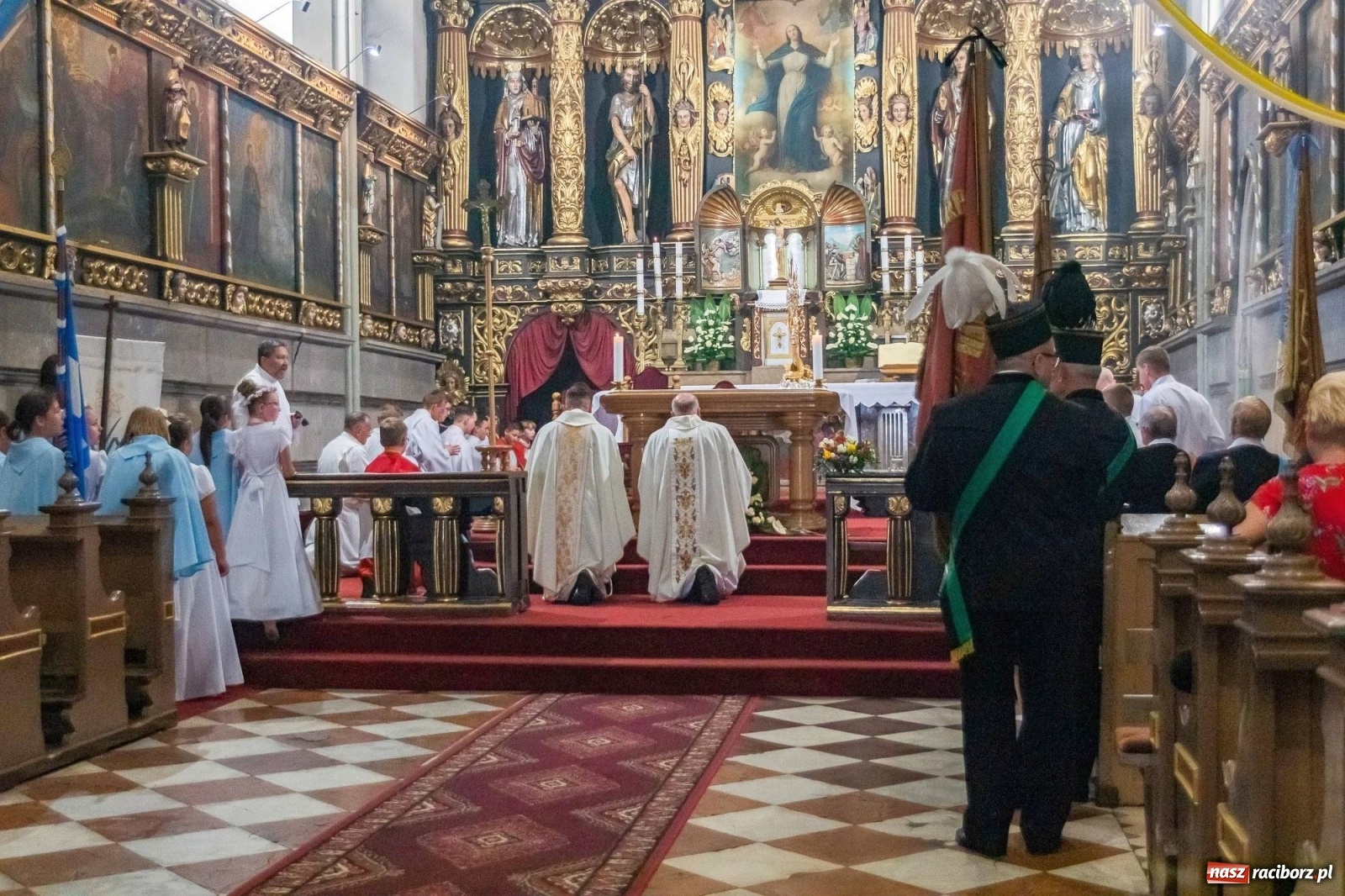 Zdjęcie w galerii na portalu naszraciborz.pl: Boże Ciało na starym mieście w Raciborzu [FOTO i WIDEO] wiadomości z regionu