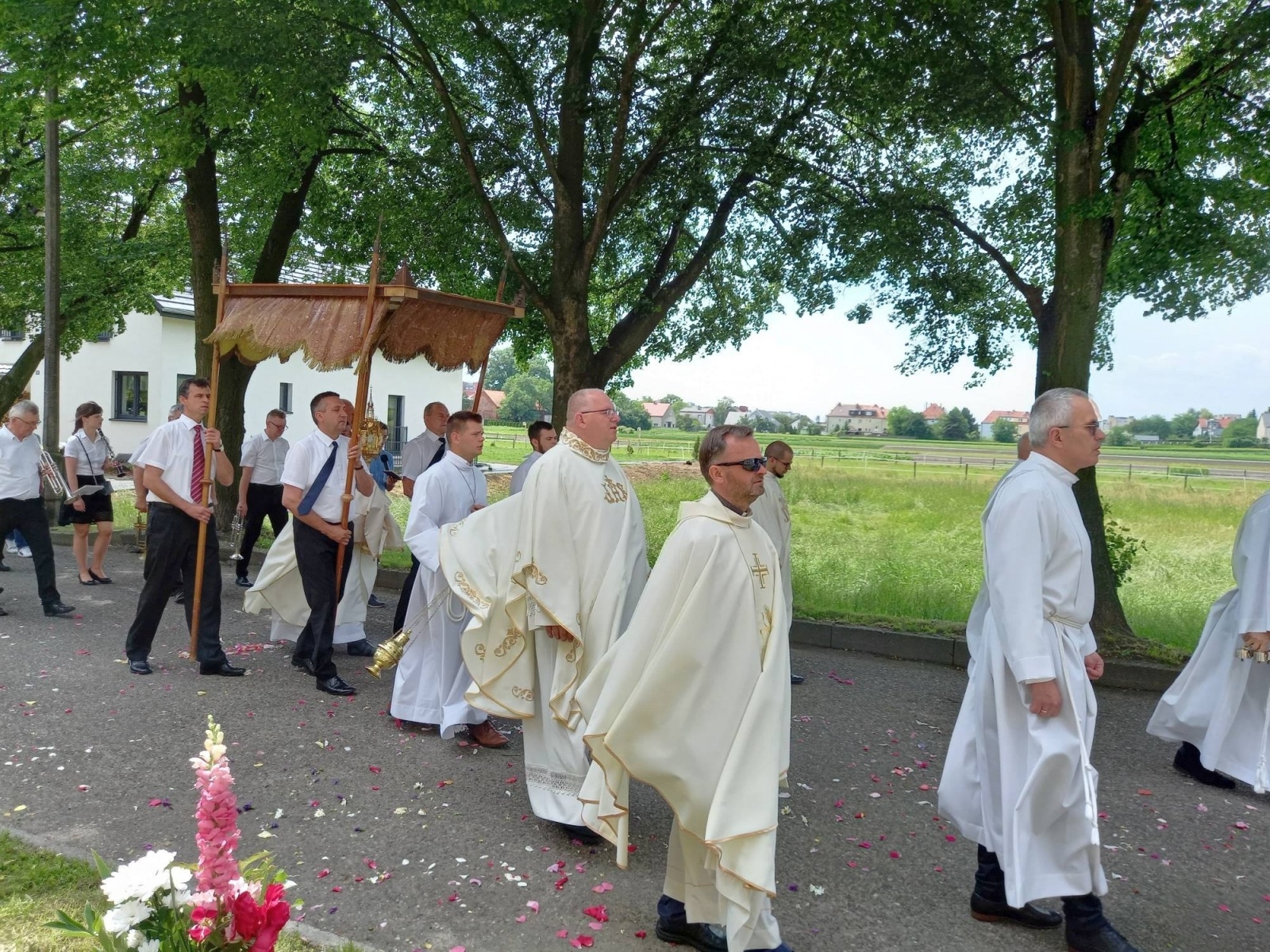 Zdjęcie w galerii na portalu naszraciborz.pl: Boże Ciało na Starej Wsi w Raciborzu wiadomości z regionu
