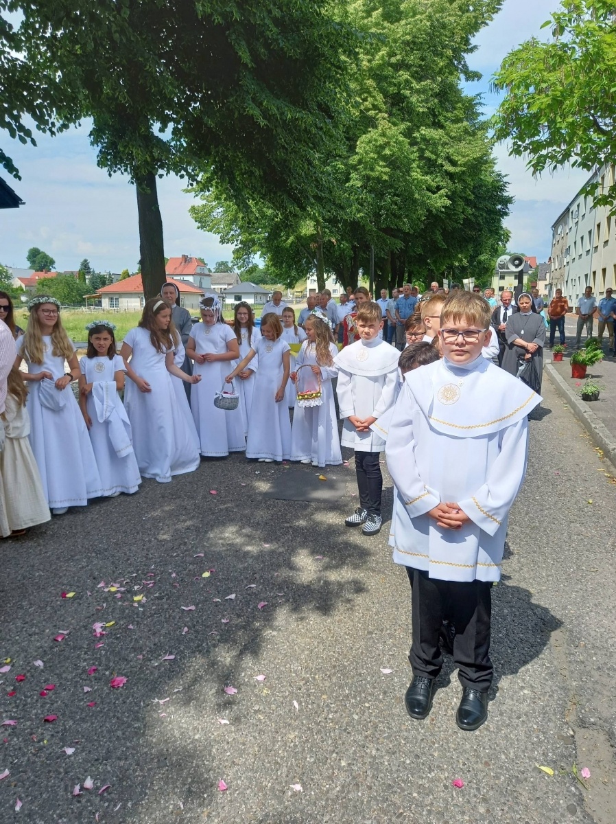 Zdjęcie w galerii na portalu naszraciborz.pl: Boże Ciało na Starej Wsi w Raciborzu wiadomości z regionu