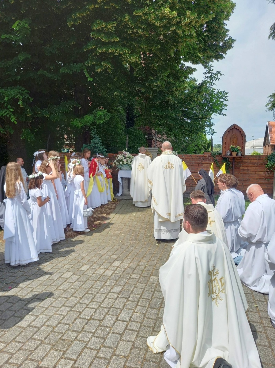 Zdjęcie w galerii na portalu naszraciborz.pl: Boże Ciało na Starej Wsi w Raciborzu wiadomości z regionu