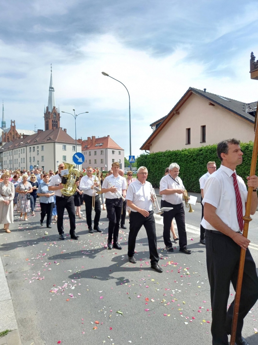 Zdjęcie w galerii na portalu naszraciborz.pl: Boże Ciało na Starej Wsi w Raciborzu wiadomości z regionu