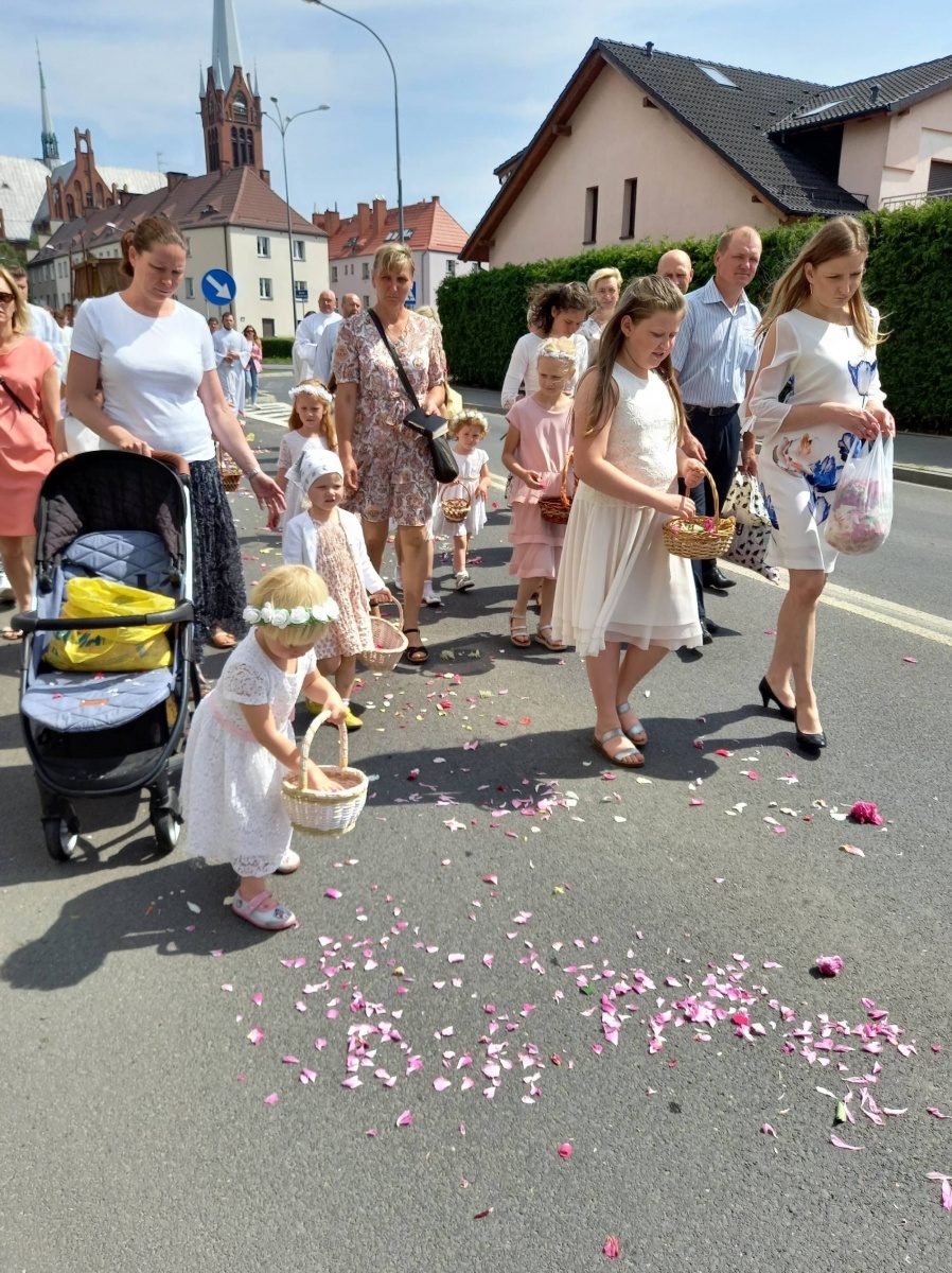 Zdjęcie w galerii na portalu naszraciborz.pl: Boże Ciało na Starej Wsi w Raciborzu wiadomości z regionu
