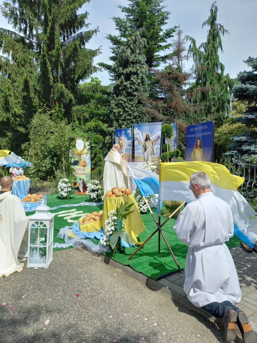 Zdjęcie w galerii na portalu naszraciborz.pl: Boże Ciało na Starej Wsi w Raciborzu wiadomości z regionu