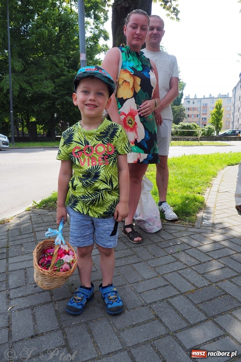 Zdjęcie w galerii na portalu naszraciborz.pl: Boże Ciało w największej raciborskiej parafii [FOTO i WIDEO] wiadomości z regionu