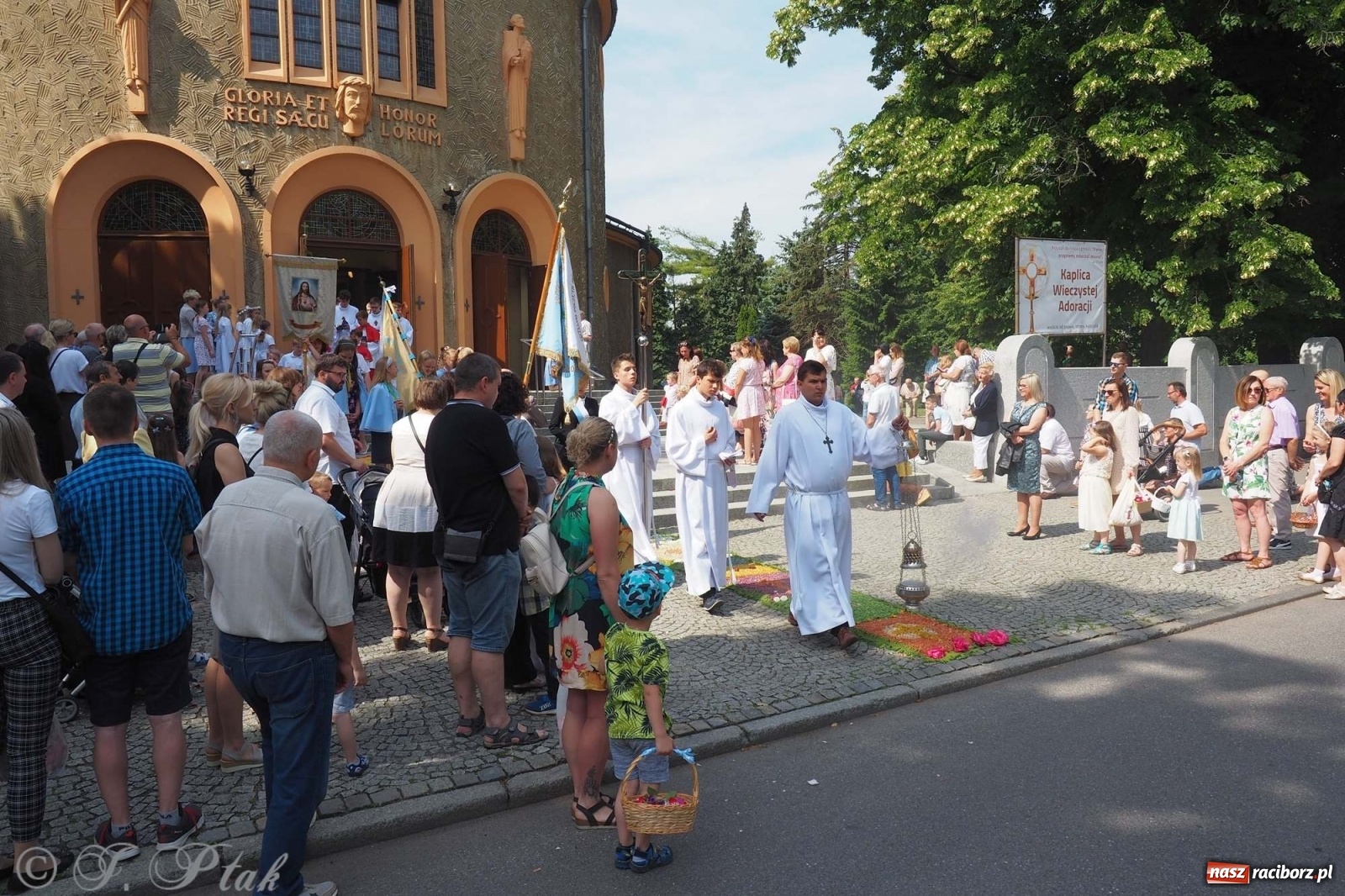 Zdjęcie w galerii na portalu naszraciborz.pl: Boże Ciało w największej raciborskiej parafii [FOTO i WIDEO] wiadomości z regionu